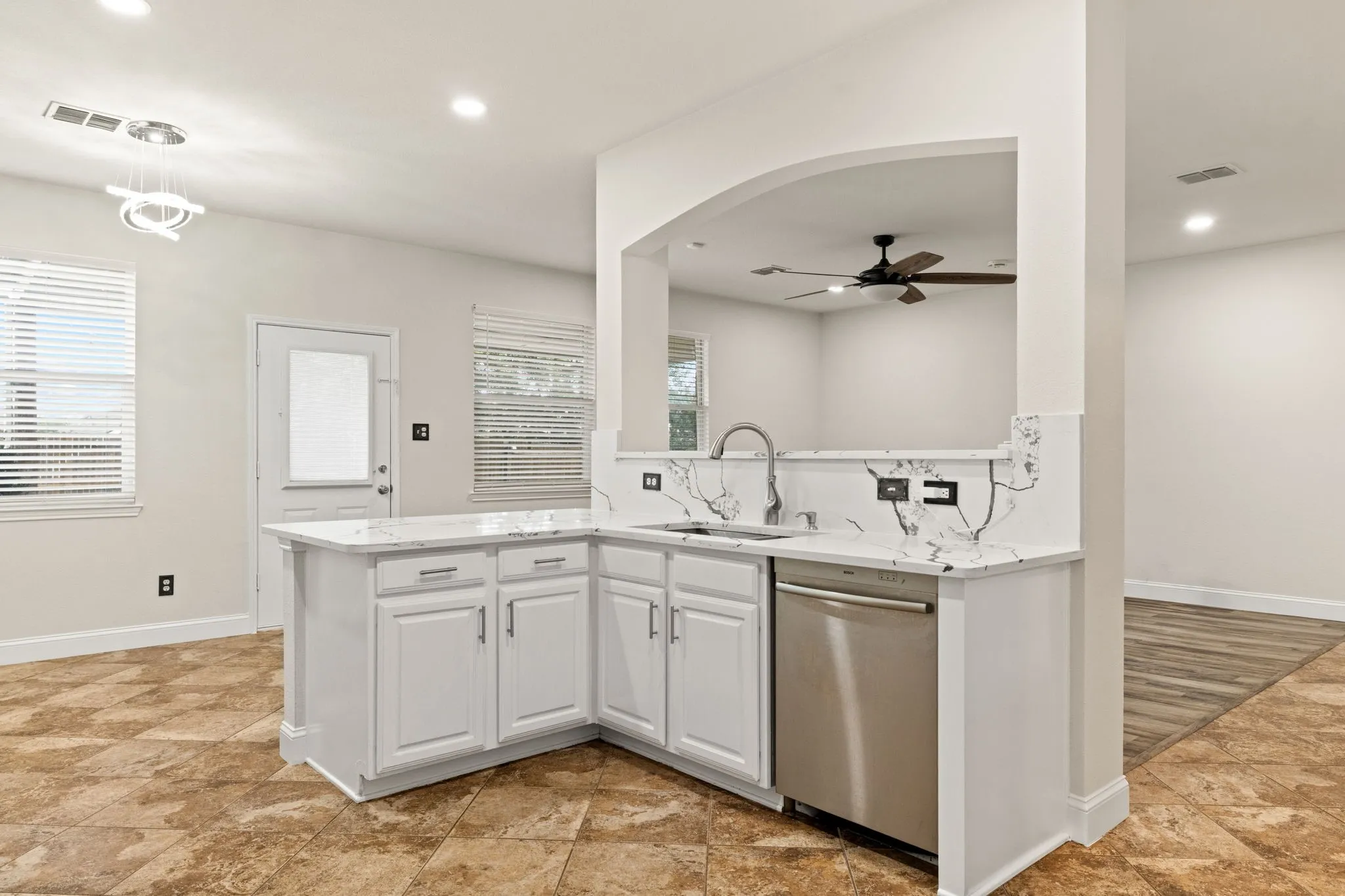 Single Family Residence For Sale in Denton County , 1937 Bradford Pear Square, Little Elm, Texas 75068, 5 Bedroom, 3 Bathroom, 2 Garage spaces, 3,222 Sqft, built in 2005, mls#21342089, Real Estate Agent in Little Elm, Homes For Sale in Denton county, Homes For Sale in Little Elm, Realtor in Little Elm Texas, Real Estate Brokerage Independent Realty Texas, Luminita Cordes Realtor