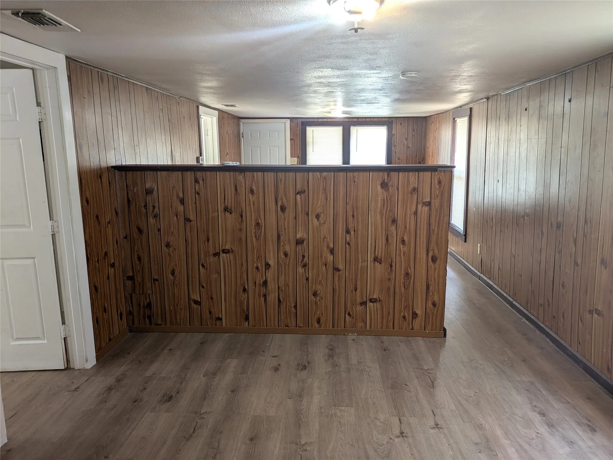 Single Family Residence For Sale in Denton County , 411 S Bradshaw Street, Denton, Texas 76205, 3 Bedroom, 1 Bathroom, Garage spaces, 1,056 Sqft, built in 1959, mls#21338355, Real Estate Agent in Denton, Homes For Sale in Denton county, Homes For Sale in Denton, Realtor in Denton Texas, Real Estate Brokerage Independent Realty Texas, Luminita Cordes Realtor