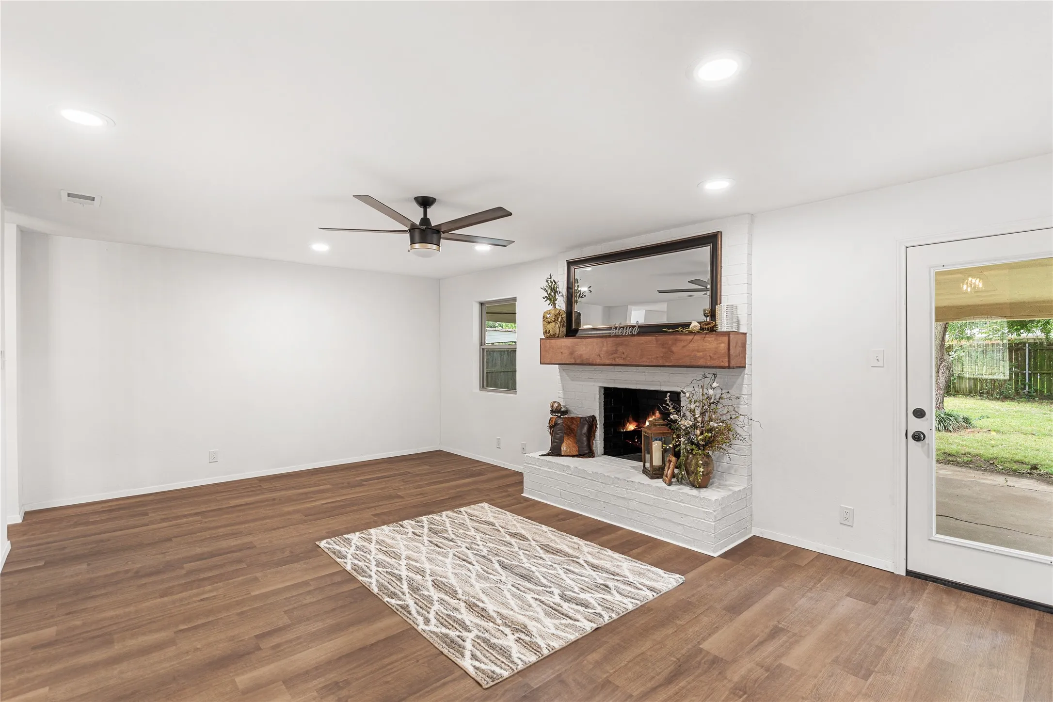Single Family Residence For Sale in Cooke County , 2018 Ashland Street, Gainesville, Texas 76240, 3 Bedroom, 2 Bathroom, 2 Garage spaces, 1,452 Sqft, built in 1979, Price $269,000, mls#21337490, Real Estate Agent in Gainesville, Homes For Sale in Cooke county, Homes For Sale in Gainesville, Realtor in Gainesville Texas, Real Estate Brokerage Independent Realty Texas, Luminita Cordes Realtor