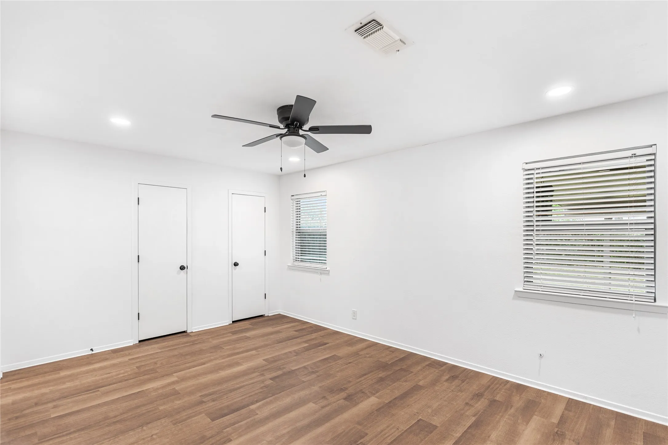 Single Family Residence For Sale in Cooke County , 2018 Ashland Street, Gainesville, Texas 76240, 3 Bedroom, 2 Bathroom, 2 Garage spaces, 1,452 Sqft, built in 1979, Price $269,000, mls#21337490, Real Estate Agent in Gainesville, Homes For Sale in Cooke county, Homes For Sale in Gainesville, Realtor in Gainesville Texas, Real Estate Brokerage Independent Realty Texas, Luminita Cordes Realtor
