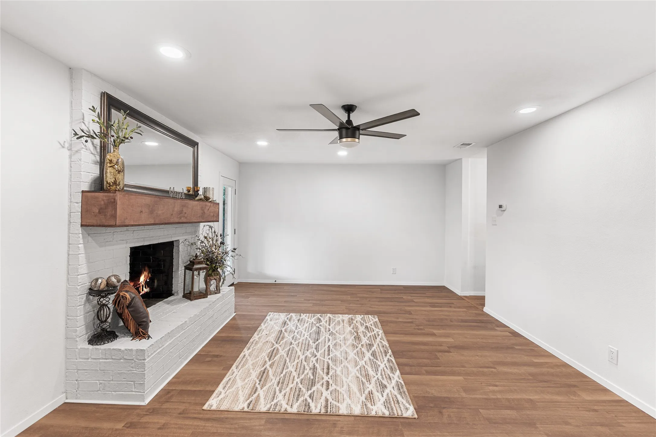 Single Family Residence For Sale in Cooke County , 2018 Ashland Street, Gainesville, Texas 76240, 3 Bedroom, 2 Bathroom, 2 Garage spaces, 1,452 Sqft, built in 1979, Price $269,000, mls#21337490, Real Estate Agent in Gainesville, Homes For Sale in Cooke county, Homes For Sale in Gainesville, Realtor in Gainesville Texas, Real Estate Brokerage Independent Realty Texas, Luminita Cordes Realtor