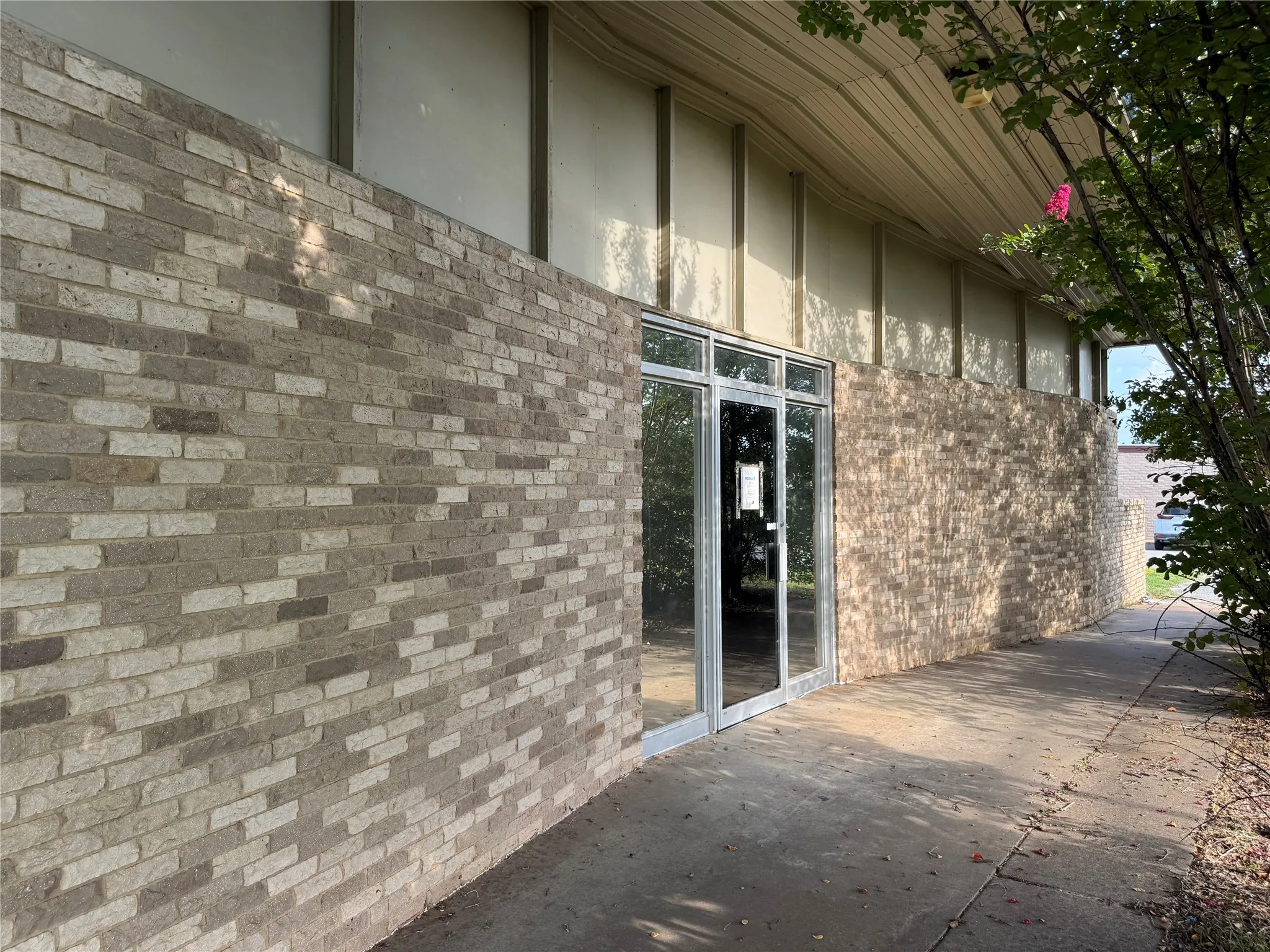 Business For Rent in Smith County , 3401 N Northeast Loop 323, Tyler, Texas 75708, 0, 0, Garage spaces, 0 Sqft, built in 1965, Price $6,900, mls#21342058, Real Estate Agent in Tyler, Homes For Rent in Smith county, Homes For Rent in Tyler, Realtor in Tyler Texas, Real Estate Brokerage Independent Realty Texas, Luminita Cordes Realtor