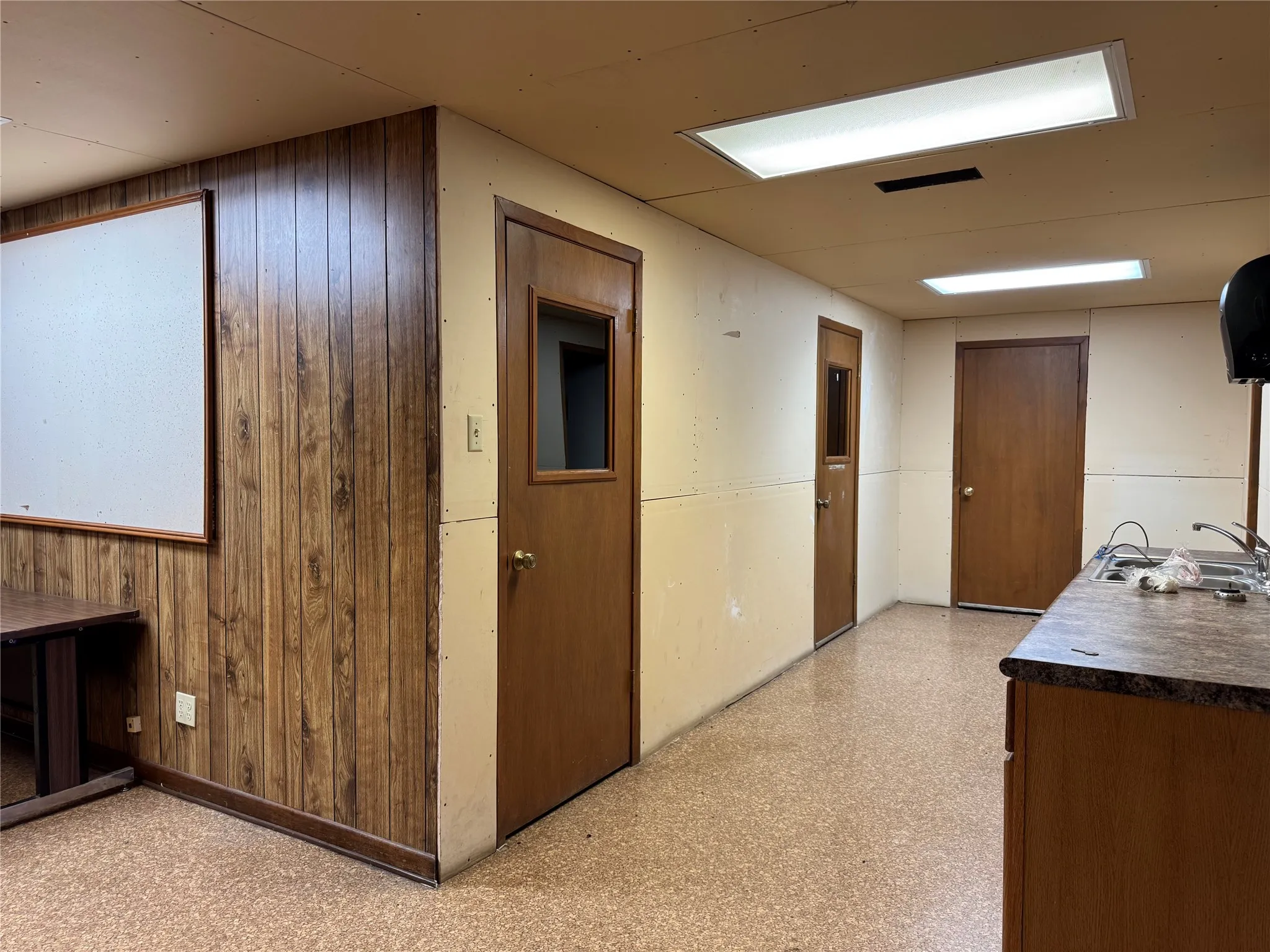 Business For Rent in Smith County , 3401 N Northeast Loop 323, Tyler, Texas 75708, 0, 0, Garage spaces, 0 Sqft, built in 1965, Price $6,900, mls#21342058, Real Estate Agent in Tyler, Homes For Rent in Smith county, Homes For Rent in Tyler, Realtor in Tyler Texas, Real Estate Brokerage Independent Realty Texas, Luminita Cordes Realtor