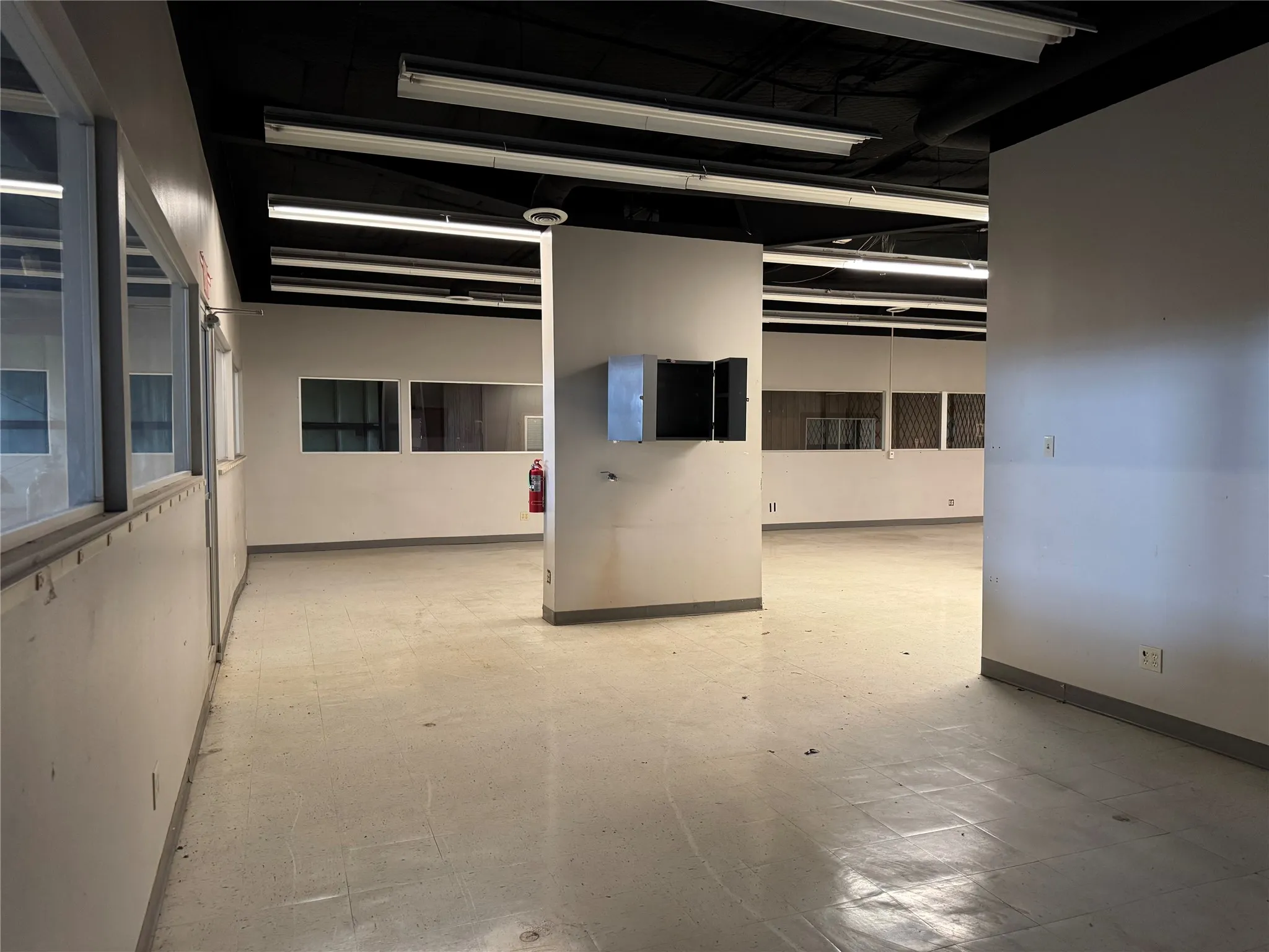 Business For Rent in Smith County , 3401 N Northeast Loop 323, Tyler, Texas 75708, 0, 0, Garage spaces, 0 Sqft, built in 1965, Price $6,900, mls#21342058, Real Estate Agent in Tyler, Homes For Rent in Smith county, Homes For Rent in Tyler, Realtor in Tyler Texas, Real Estate Brokerage Independent Realty Texas, Luminita Cordes Realtor