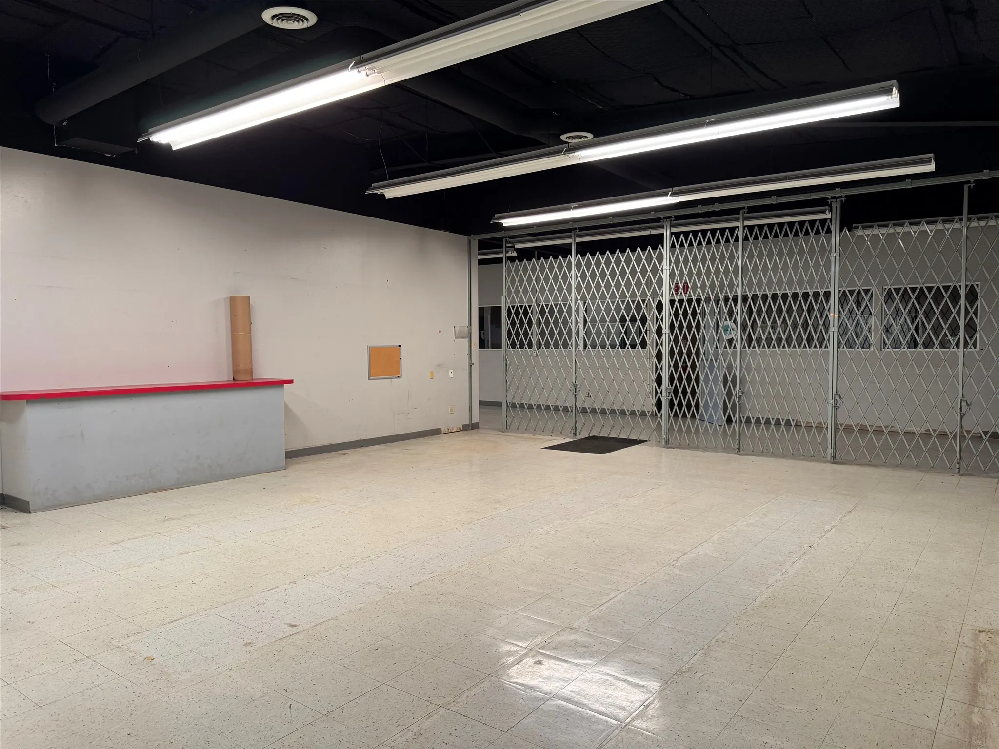 Business For Rent in Smith County , 3401 N Northeast Loop 323, Tyler, Texas 75708, 0, 0, Garage spaces, 0 Sqft, built in 1965, Price $6,900, mls#21342058, Real Estate Agent in Tyler, Homes For Rent in Smith county, Homes For Rent in Tyler, Realtor in Tyler Texas, Real Estate Brokerage Independent Realty Texas, Luminita Cordes Realtor