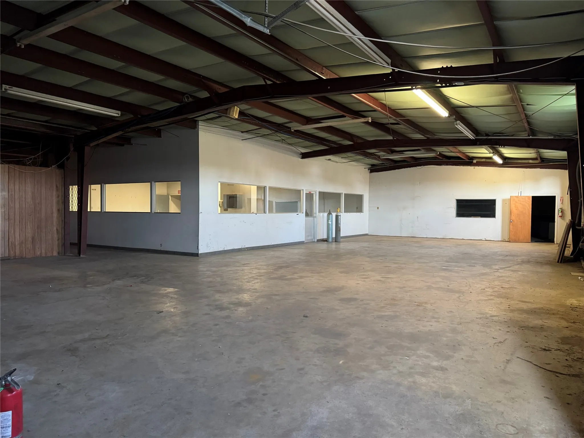Business For Rent in Smith County , 3401 N Northeast Loop 323, Tyler, Texas 75708, 0, 0, Garage spaces, 0 Sqft, built in 1965, Price $6,900, mls#21342058, Real Estate Agent in Tyler, Homes For Rent in Smith county, Homes For Rent in Tyler, Realtor in Tyler Texas, Real Estate Brokerage Independent Realty Texas, Luminita Cordes Realtor