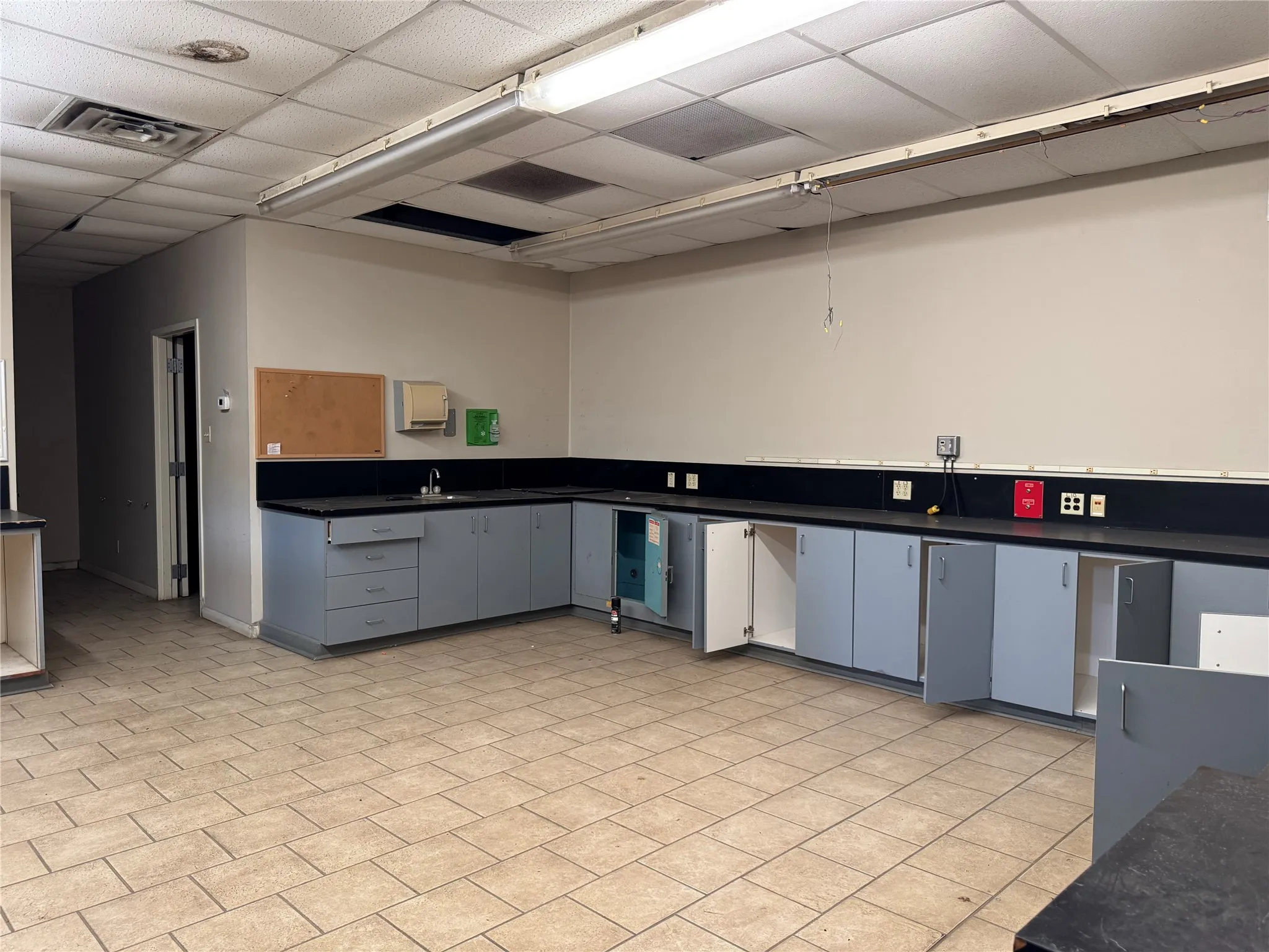 Business For Rent in Smith County , 3401 N Northeast Loop 323, Tyler, Texas 75708, 0, 0, Garage spaces, 0 Sqft, built in 1965, Price $6,900, mls#21342058, Real Estate Agent in Tyler, Homes For Rent in Smith county, Homes For Rent in Tyler, Realtor in Tyler Texas, Real Estate Brokerage Independent Realty Texas, Luminita Cordes Realtor