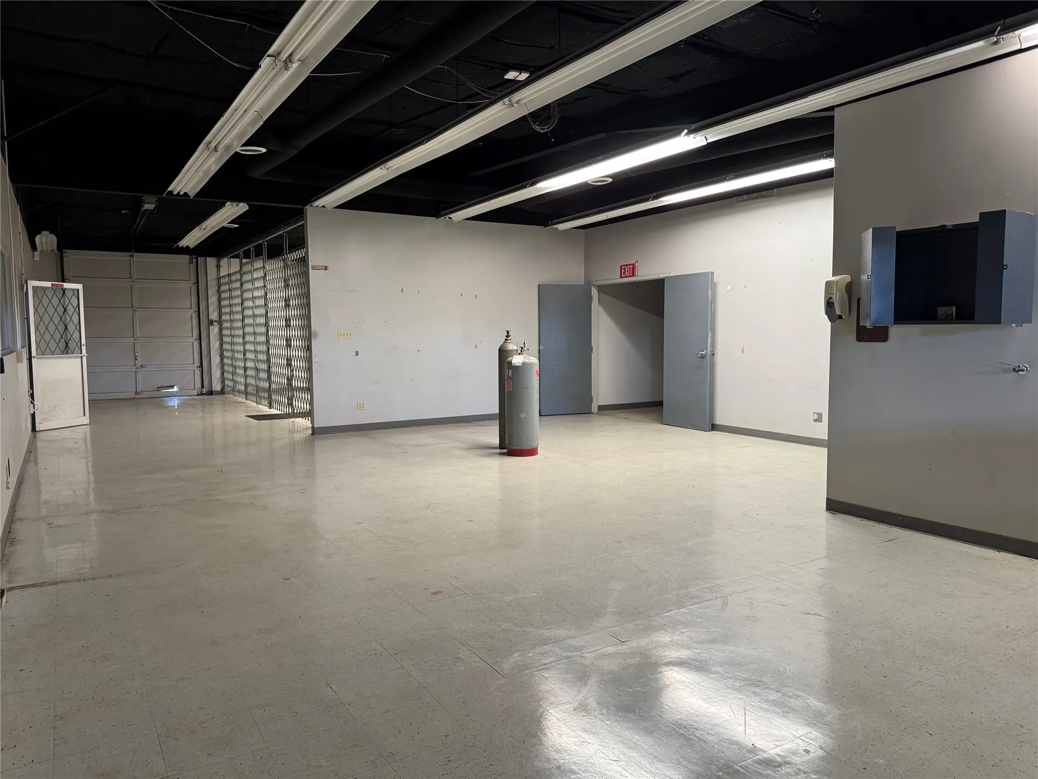 Business For Rent in Smith County , 3401 N Northeast Loop 323, Tyler, Texas 75708, 0, 0, Garage spaces, 0 Sqft, built in 1965, Price $6,900, mls#21342058, Real Estate Agent in Tyler, Homes For Rent in Smith county, Homes For Rent in Tyler, Realtor in Tyler Texas, Real Estate Brokerage Independent Realty Texas, Luminita Cordes Realtor