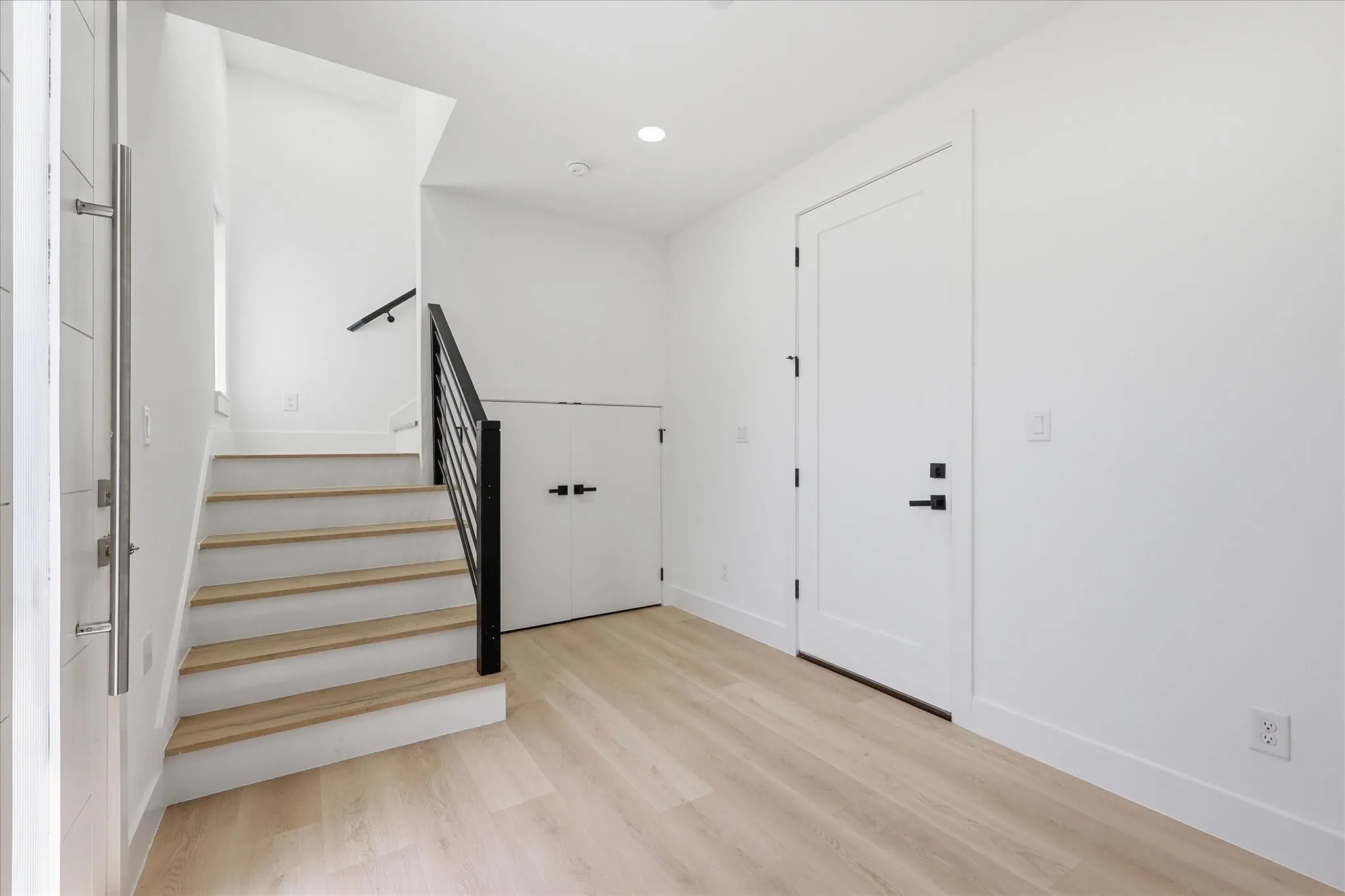 Townhouse For Rent in Dallas County , 2015 California Drive 105, Dallas, Texas 75204, 2 Bedroom, 4 Bathroom, 2 Garage spaces, 1,647 Sqft, built in 2024, mls#21342094, Real Estate Agent in Dallas, Homes For Rent in Dallas county, Homes For Rent in Dallas, Realtor in Dallas Texas, Real Estate Brokerage Independent Realty Texas, Luminita Cordes Realtor