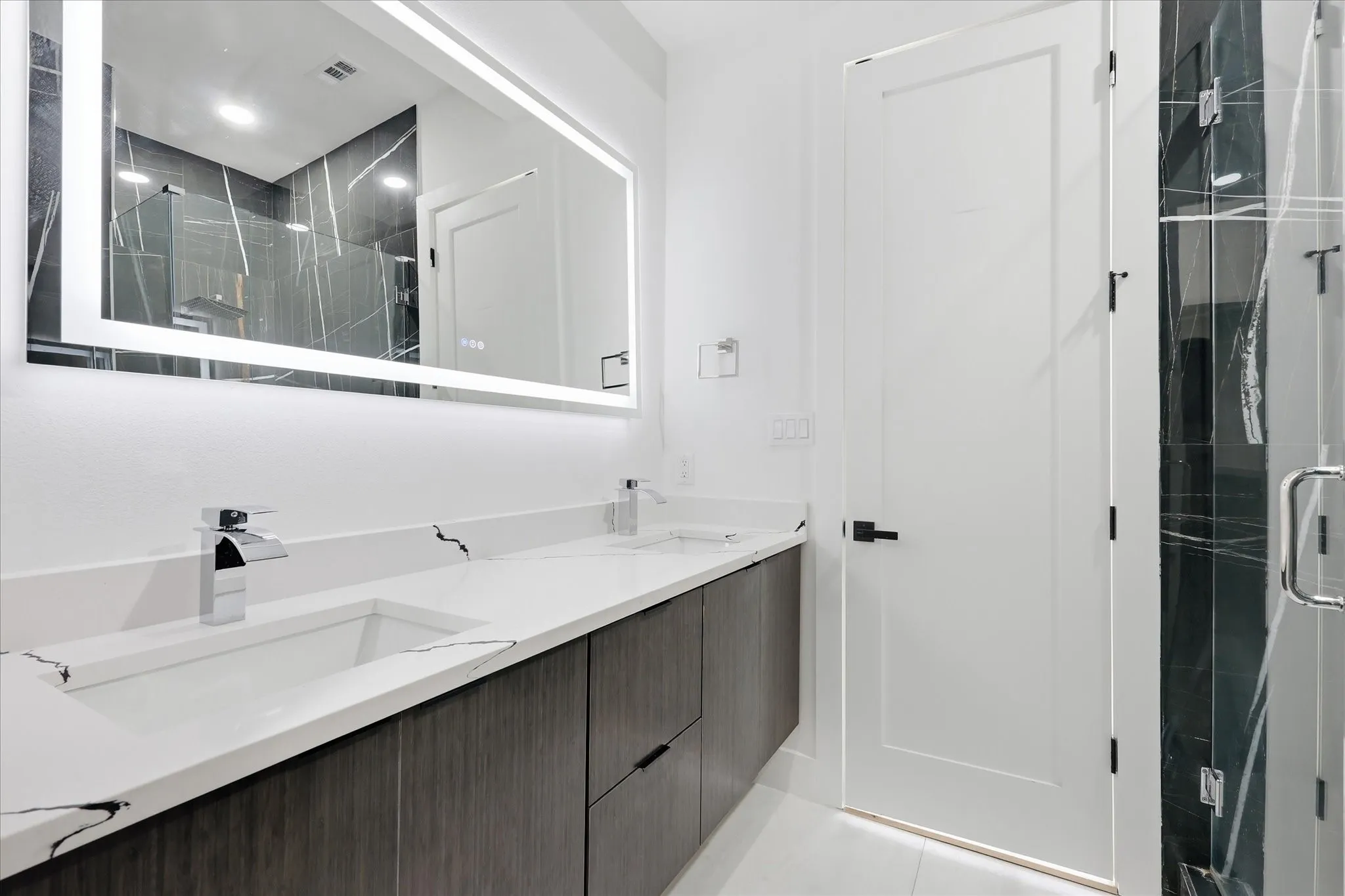 Townhouse For Rent in Dallas County , 2015 California Drive 105, Dallas, Texas 75204, 2 Bedroom, 4 Bathroom, 2 Garage spaces, 1,647 Sqft, built in 2024, mls#21342094, Real Estate Agent in Dallas, Homes For Rent in Dallas county, Homes For Rent in Dallas, Realtor in Dallas Texas, Real Estate Brokerage Independent Realty Texas, Luminita Cordes Realtor