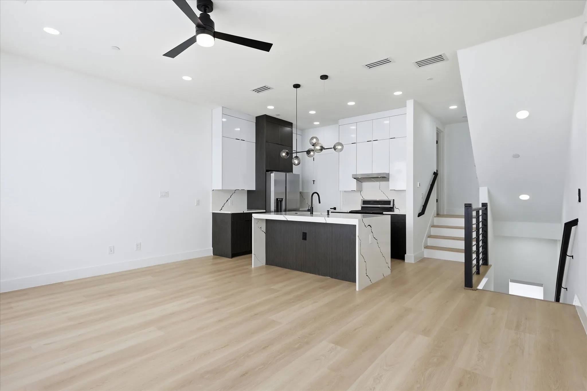 Townhouse For Rent in Dallas County , 2015 California Drive 105, Dallas, Texas 75204, 2 Bedroom, 4 Bathroom, 2 Garage spaces, 1,647 Sqft, built in 2024, mls#21342094, Real Estate Agent in Dallas, Homes For Rent in Dallas county, Homes For Rent in Dallas, Realtor in Dallas Texas, Real Estate Brokerage Independent Realty Texas, Luminita Cordes Realtor