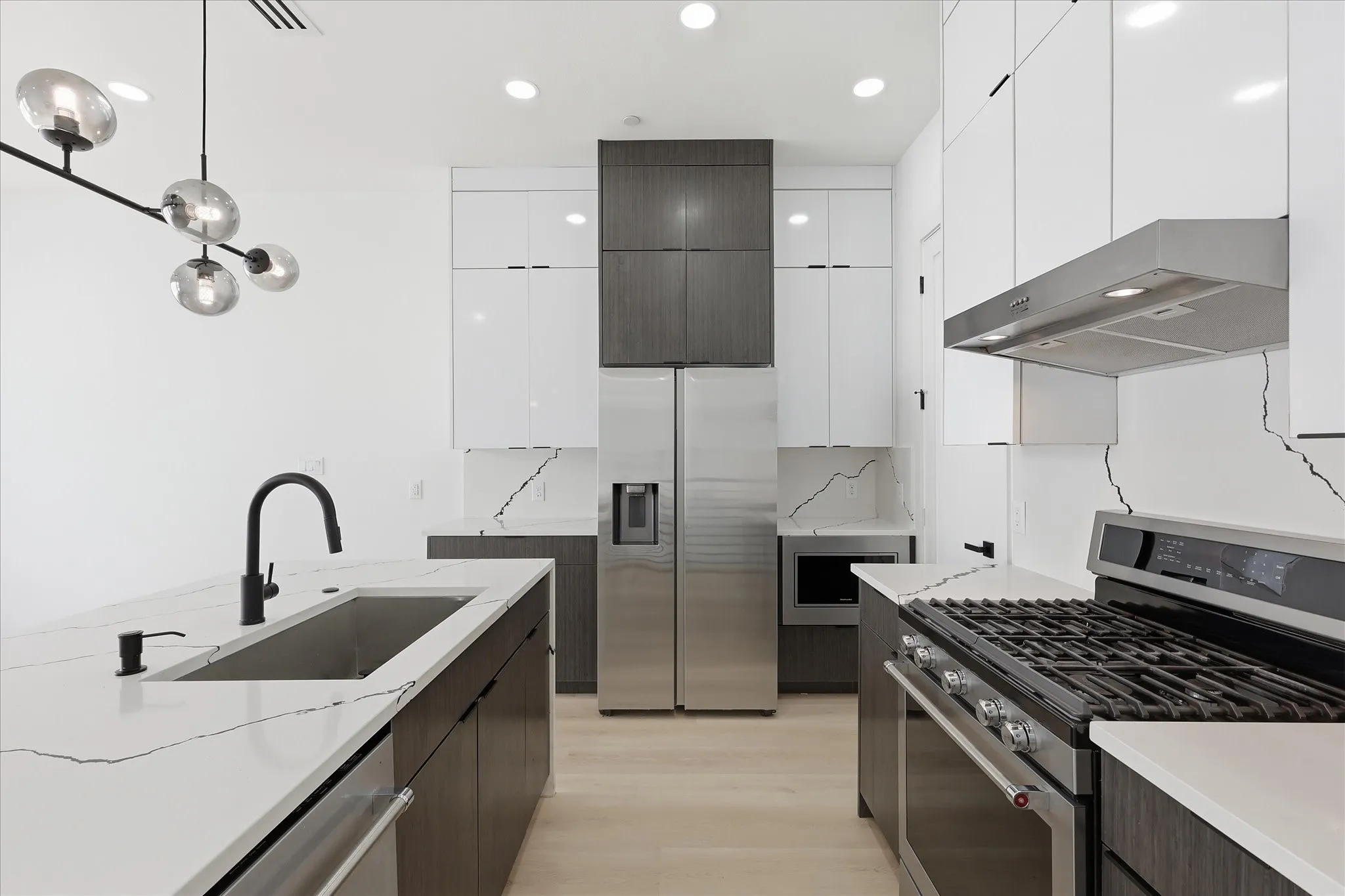 Townhouse For Rent in Dallas County , 2015 California Drive 105, Dallas, Texas 75204, 2 Bedroom, 4 Bathroom, 2 Garage spaces, 1,647 Sqft, built in 2024, mls#21342094, Real Estate Agent in Dallas, Homes For Rent in Dallas county, Homes For Rent in Dallas, Realtor in Dallas Texas, Real Estate Brokerage Independent Realty Texas, Luminita Cordes Realtor