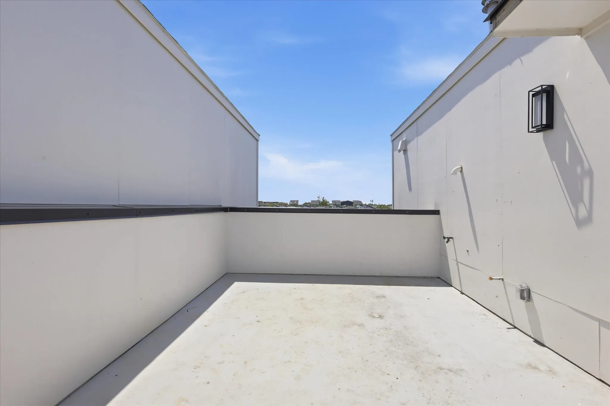 Townhouse For Rent in Dallas County , 2015 California Drive 105, Dallas, Texas 75204, 2 Bedroom, 4 Bathroom, 2 Garage spaces, 1,647 Sqft, built in 2024, mls#21342094, Real Estate Agent in Dallas, Homes For Rent in Dallas county, Homes For Rent in Dallas, Realtor in Dallas Texas, Real Estate Brokerage Independent Realty Texas, Luminita Cordes Realtor