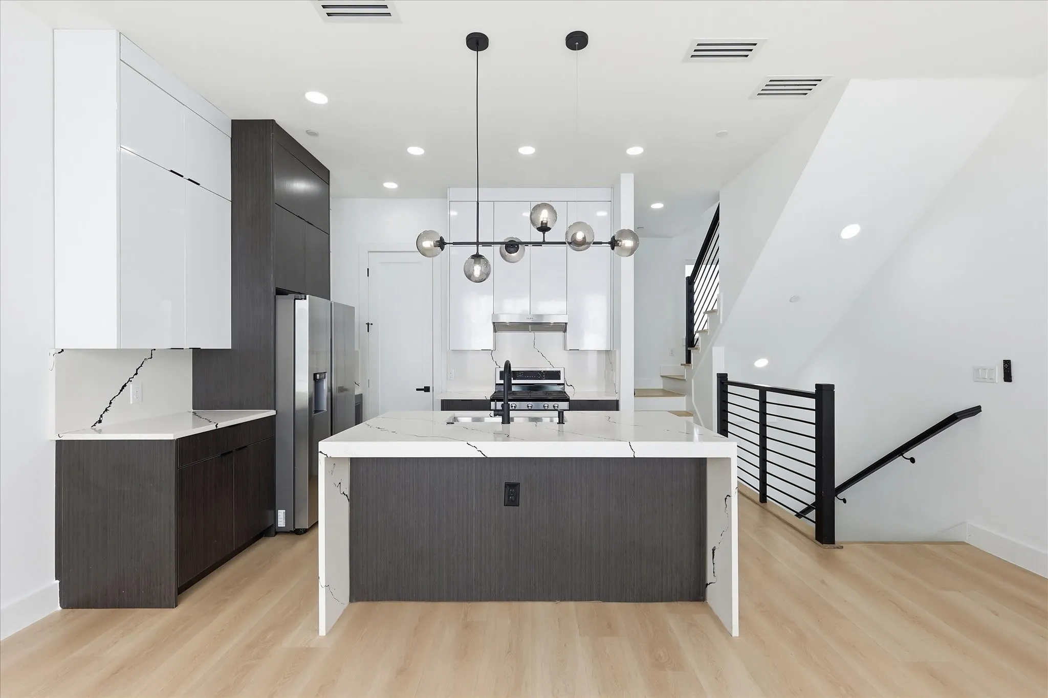 Townhouse For Rent in Dallas County , 2015 California Drive 105, Dallas, Texas 75204, 2 Bedroom, 4 Bathroom, 2 Garage spaces, 1,647 Sqft, built in 2024, mls#21342094, Real Estate Agent in Dallas, Homes For Rent in Dallas county, Homes For Rent in Dallas, Realtor in Dallas Texas, Real Estate Brokerage Independent Realty Texas, Luminita Cordes Realtor