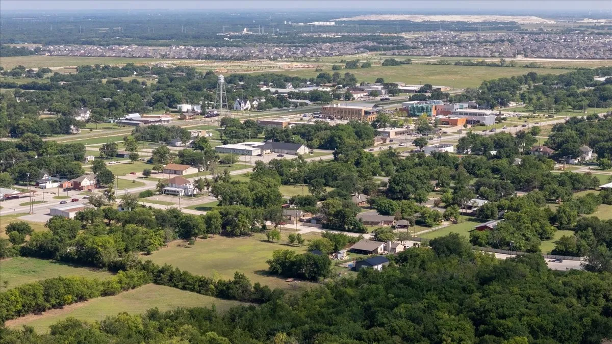 Located minutes from Anna Highschool