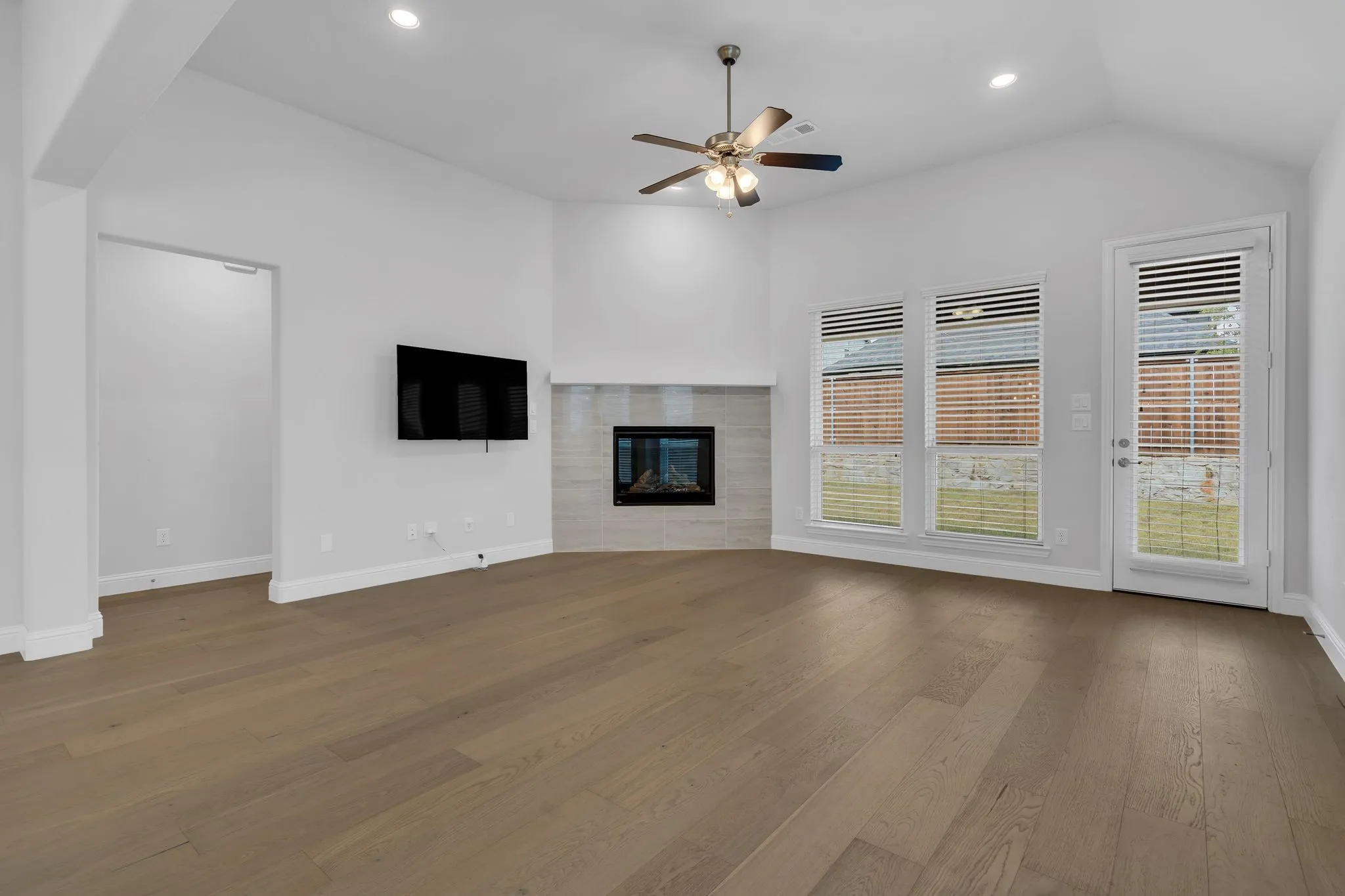 Single Family Residence For Rent in Collin County , 16128 Harris Hawk Street, Frisco, Texas 75035, 4 Bedrooms, 3 Bathrooms, 2 Garage spaces, 2,249 Sqft, built in 2022, Price $3,200, mls#21342101, Real Estate Agent in Frisco, Homes For Rent in Collin county, Homes For Rent in Frisco, Realtor in Frisco Texas, Real Estate Brokerage Independent Realty Texas, Luminita Cordes Realtor