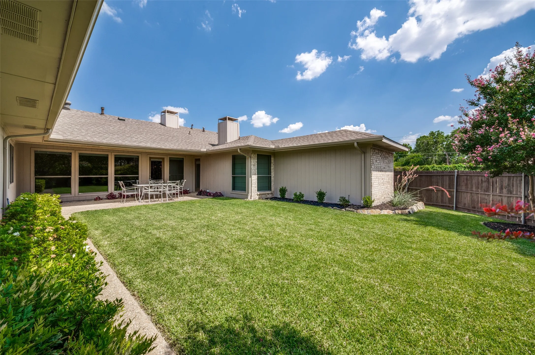 Single Family Residence For Sale in Collin County , 2005 Stain Glass Drive, Plano, Texas 75075, 3 Bedroom, 2 Bathroom, 2 Garage spaces, 2,051 Sqft, built in 1980, mls#21339512, Real Estate Agent in Plano, Homes For Sale in Collin county, Homes For Sale in Plano, Realtor in Plano Texas, Real Estate Brokerage Independent Realty Texas, Luminita Cordes Realtor