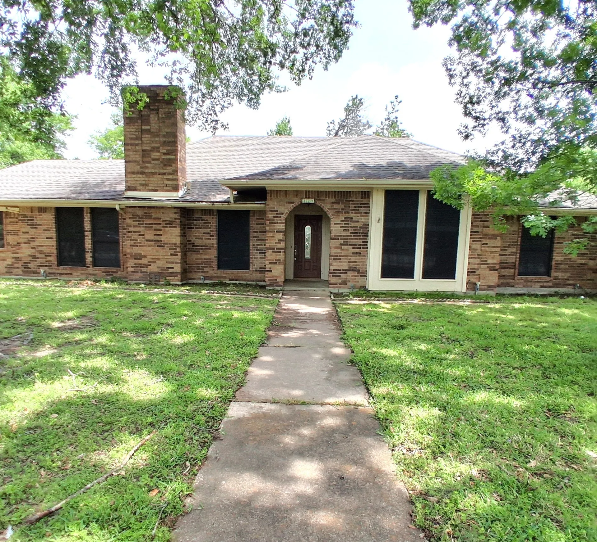 Single Family Residence For Sale in Hunt County , 319 Jamie Way, Greenville, Texas 75402, 4 Bedroom, 2 Bathroom, 2 Garage spaces, 2,217 Sqft, built in 1983, mls#21338252, Real Estate Agent in Greenville, Homes For Sale in Hunt county, Homes For Sale in Greenville, Realtor in Greenville Texas, Real Estate Brokerage Independent Realty Texas, Luminita Cordes Realtor