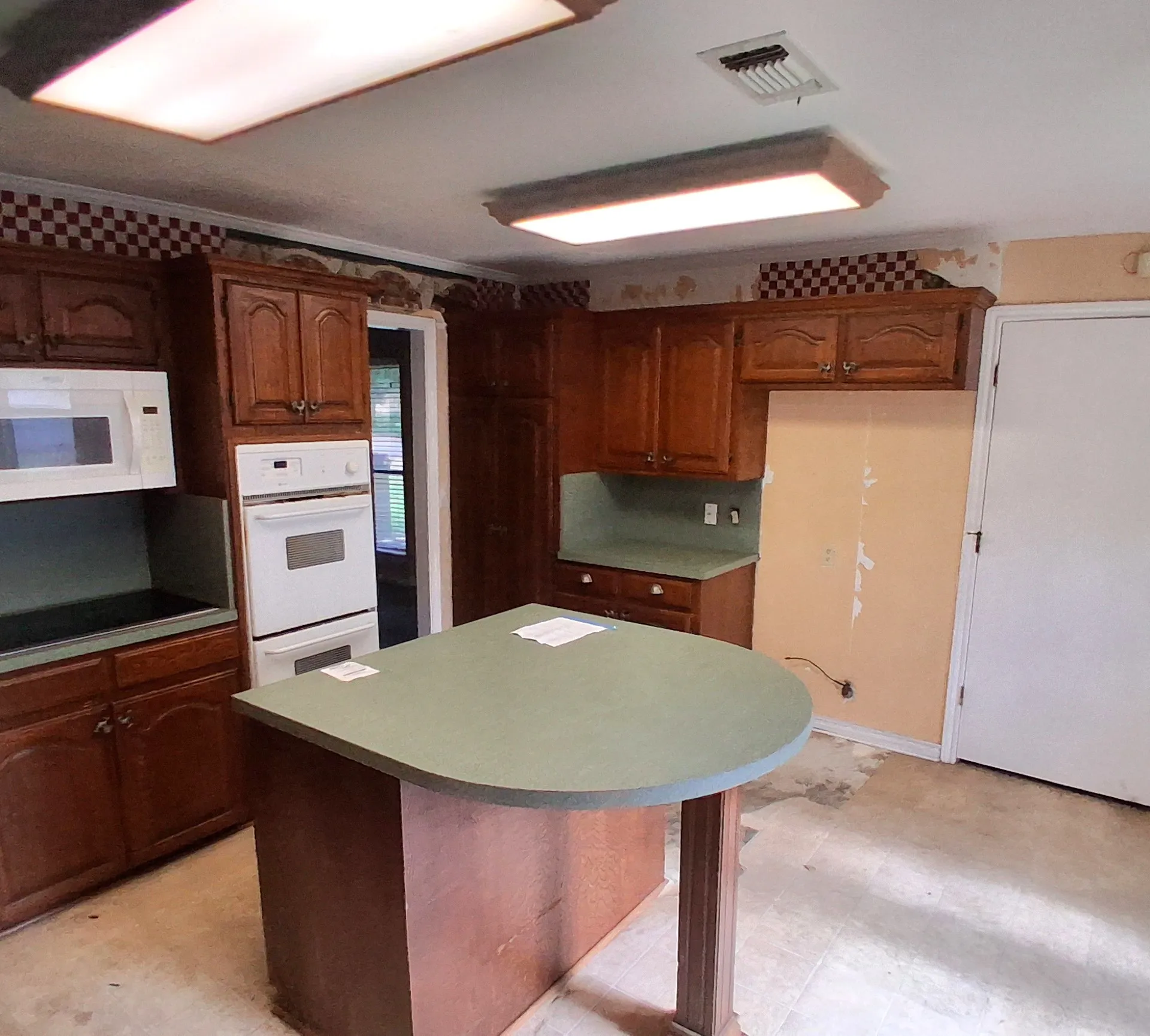Single Family Residence For Sale in Hunt County , 319 Jamie Way, Greenville, Texas 75402, 4 Bedroom, 2 Bathroom, 2 Garage spaces, 2,217 Sqft, built in 1983, mls#21338252, Real Estate Agent in Greenville, Homes For Sale in Hunt county, Homes For Sale in Greenville, Realtor in Greenville Texas, Real Estate Brokerage Independent Realty Texas, Luminita Cordes Realtor