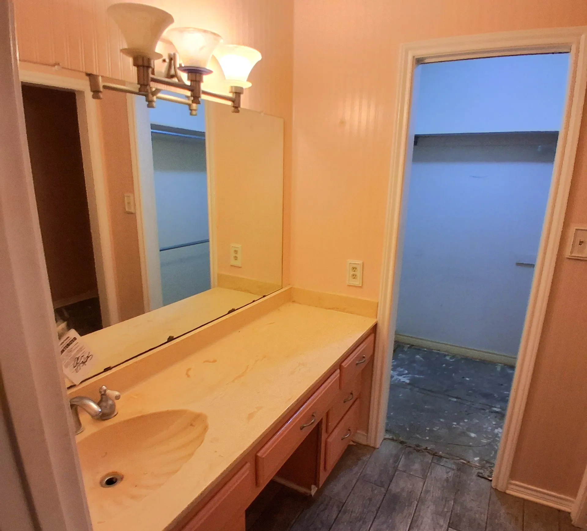 Single Family Residence For Sale in Hunt County , 319 Jamie Way, Greenville, Texas 75402, 4 Bedroom, 2 Bathroom, 2 Garage spaces, 2,217 Sqft, built in 1983, mls#21338252, Real Estate Agent in Greenville, Homes For Sale in Hunt county, Homes For Sale in Greenville, Realtor in Greenville Texas, Real Estate Brokerage Independent Realty Texas, Luminita Cordes Realtor