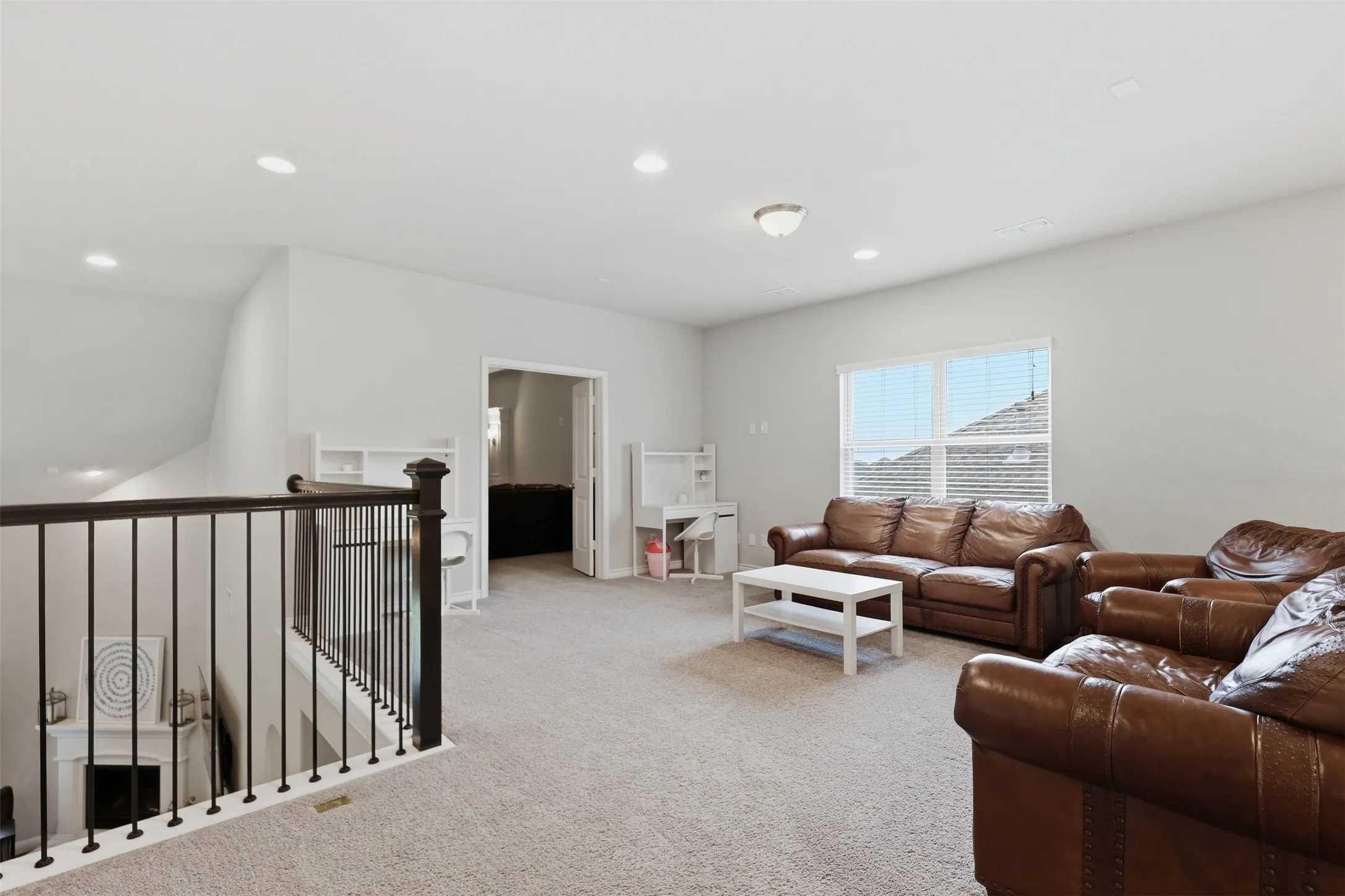 Single Family Residence For Sale in Tarrant County , 10322 Trail Ridge Drive, Fort Worth, Texas 76126, 4 Bedroom, 3 Bathroom, 3 Garage spaces, 3,457 Sqft, built in 2017, mls#21341816, Real Estate Agent in Fort Worth, Homes For Sale in Tarrant county, Homes For Sale in Fort Worth, Realtor in Fort Worth Texas, Real Estate Brokerage Independent Realty Texas, Luminita Cordes Realtor