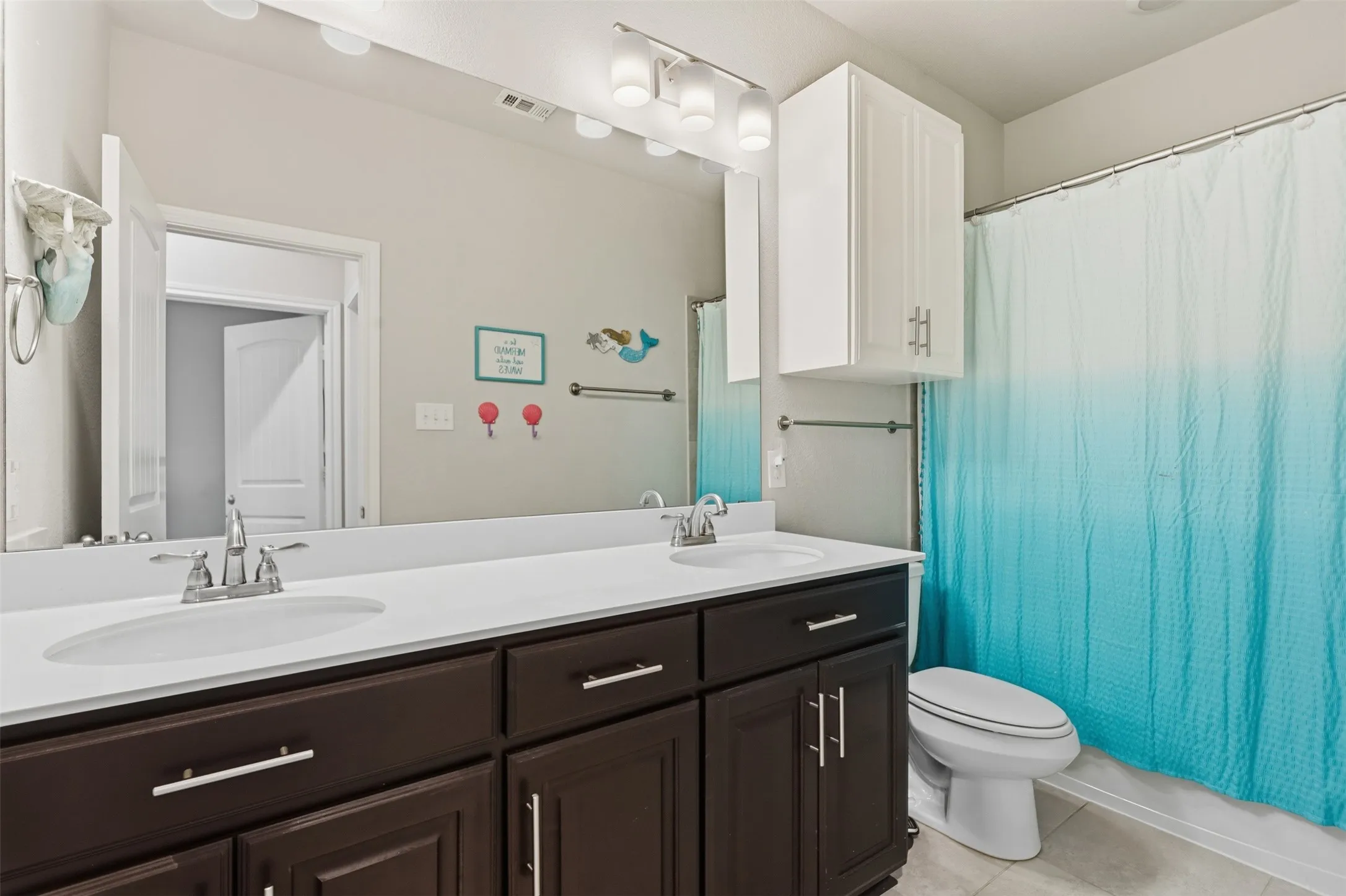 Single Family Residence For Sale in Tarrant County , 10322 Trail Ridge Drive, Fort Worth, Texas 76126, 4 Bedroom, 3 Bathroom, 3 Garage spaces, 3,457 Sqft, built in 2017, mls#21341816, Real Estate Agent in Fort Worth, Homes For Sale in Tarrant county, Homes For Sale in Fort Worth, Realtor in Fort Worth Texas, Real Estate Brokerage Independent Realty Texas, Luminita Cordes Realtor
