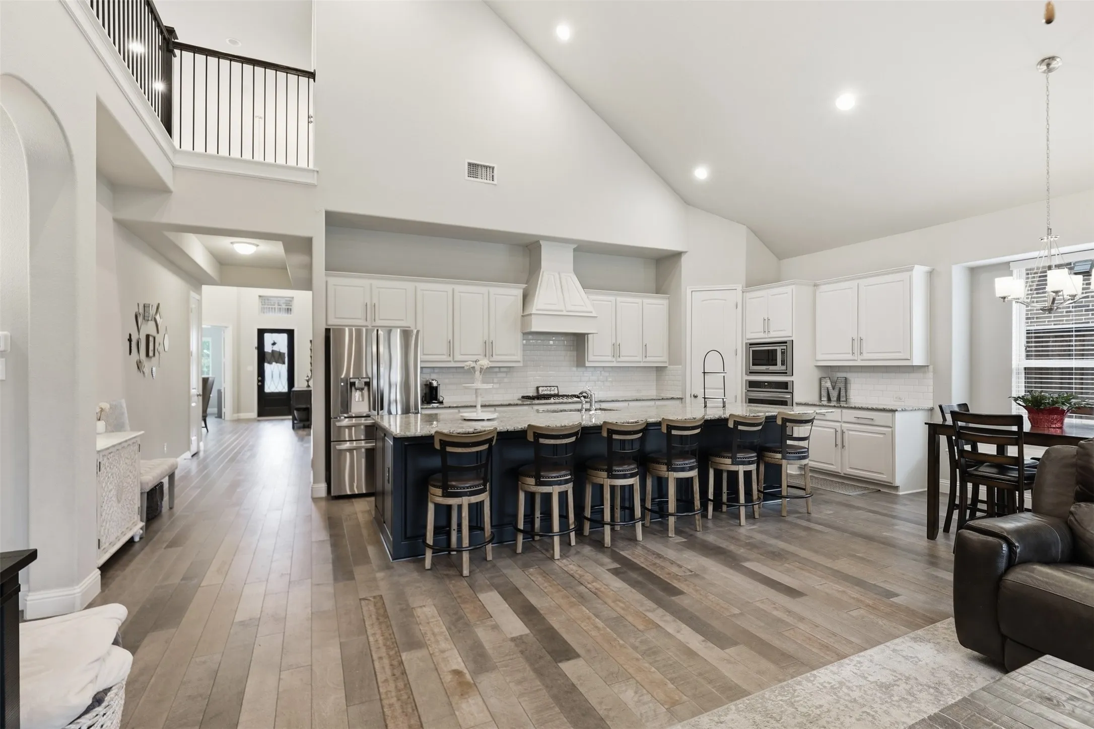 Single Family Residence For Sale in Tarrant County , 10322 Trail Ridge Drive, Fort Worth, Texas 76126, 4 Bedroom, 3 Bathroom, 3 Garage spaces, 3,457 Sqft, built in 2017, mls#21341816, Real Estate Agent in Fort Worth, Homes For Sale in Tarrant county, Homes For Sale in Fort Worth, Realtor in Fort Worth Texas, Real Estate Brokerage Independent Realty Texas, Luminita Cordes Realtor