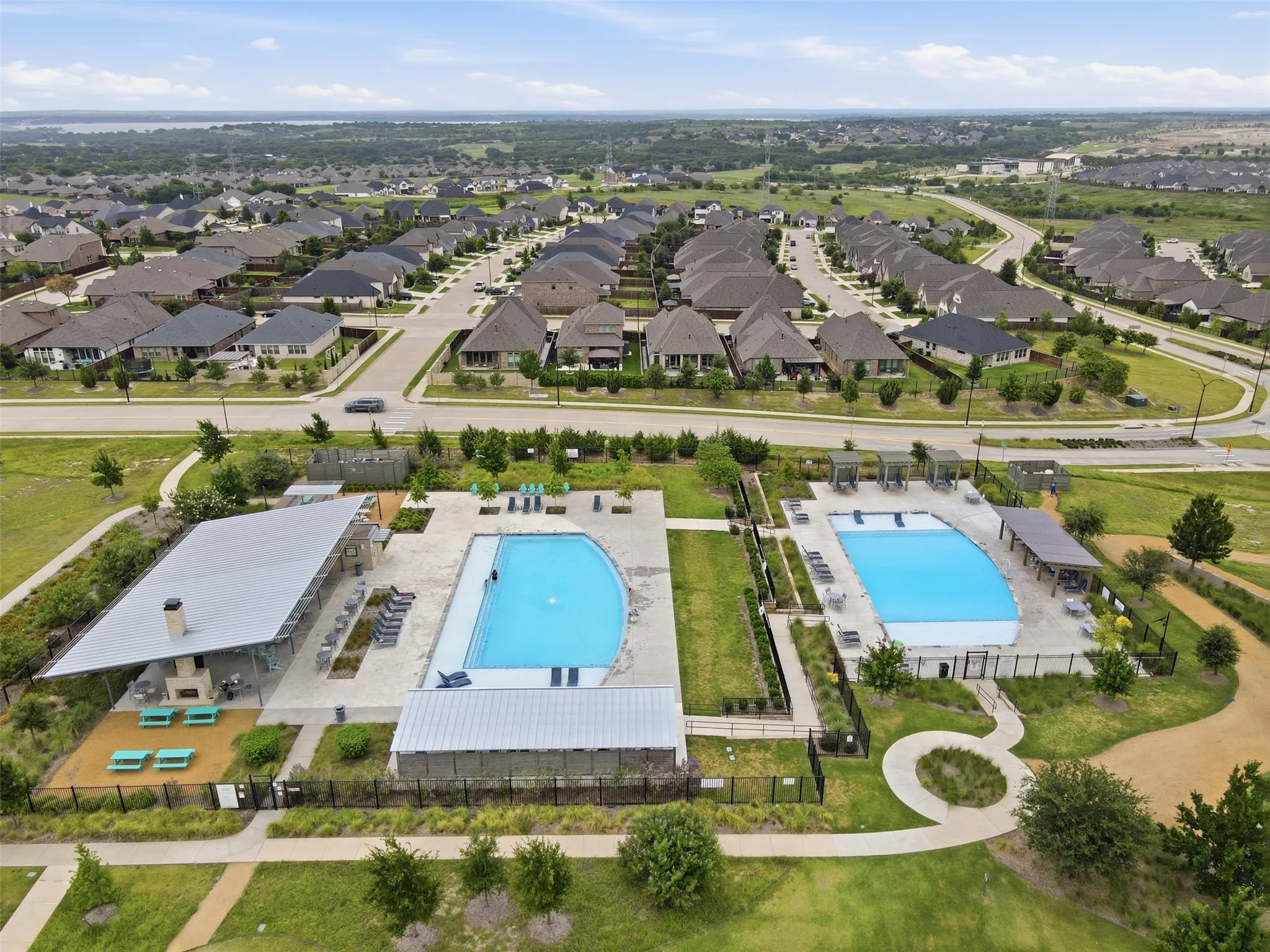 Single Family Residence For Sale in Tarrant County , 10322 Trail Ridge Drive, Fort Worth, Texas 76126, 4 Bedroom, 3 Bathroom, 3 Garage spaces, 3,457 Sqft, built in 2017, mls#21341816, Real Estate Agent in Fort Worth, Homes For Sale in Tarrant county, Homes For Sale in Fort Worth, Realtor in Fort Worth Texas, Real Estate Brokerage Independent Realty Texas, Luminita Cordes Realtor