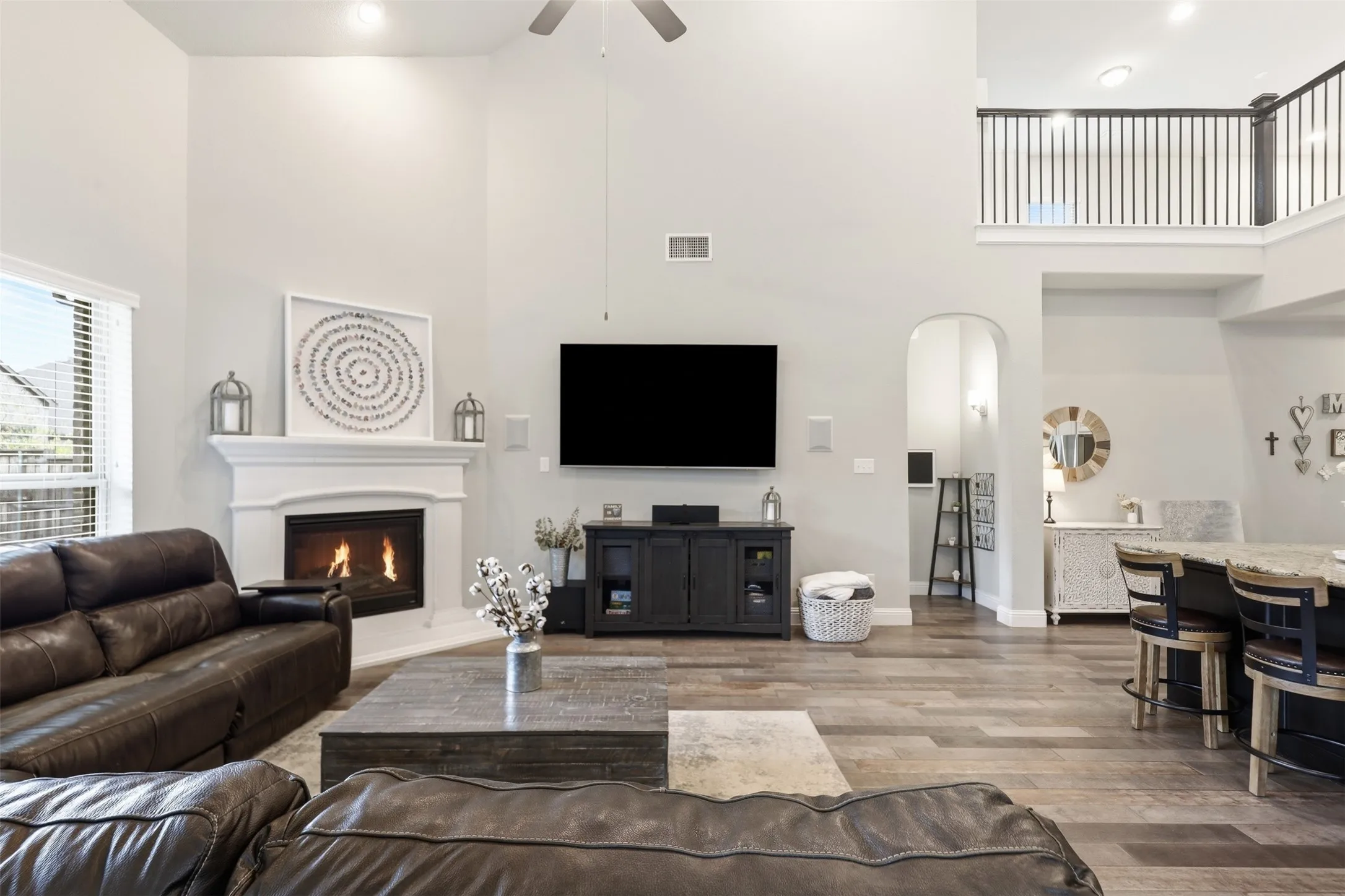 Single Family Residence For Sale in Tarrant County , 10322 Trail Ridge Drive, Fort Worth, Texas 76126, 4 Bedroom, 3 Bathroom, 3 Garage spaces, 3,457 Sqft, built in 2017, mls#21341816, Real Estate Agent in Fort Worth, Homes For Sale in Tarrant county, Homes For Sale in Fort Worth, Realtor in Fort Worth Texas, Real Estate Brokerage Independent Realty Texas, Luminita Cordes Realtor