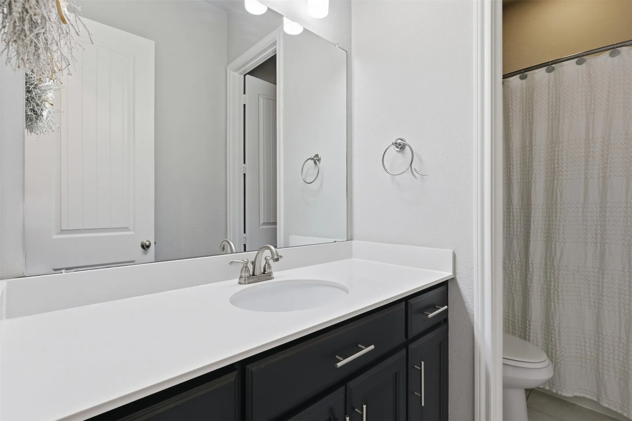 Single Family Residence For Sale in Tarrant County , 10322 Trail Ridge Drive, Fort Worth, Texas 76126, 4 Bedroom, 3 Bathroom, 3 Garage spaces, 3,457 Sqft, built in 2017, mls#21341816, Real Estate Agent in Fort Worth, Homes For Sale in Tarrant county, Homes For Sale in Fort Worth, Realtor in Fort Worth Texas, Real Estate Brokerage Independent Realty Texas, Luminita Cordes Realtor