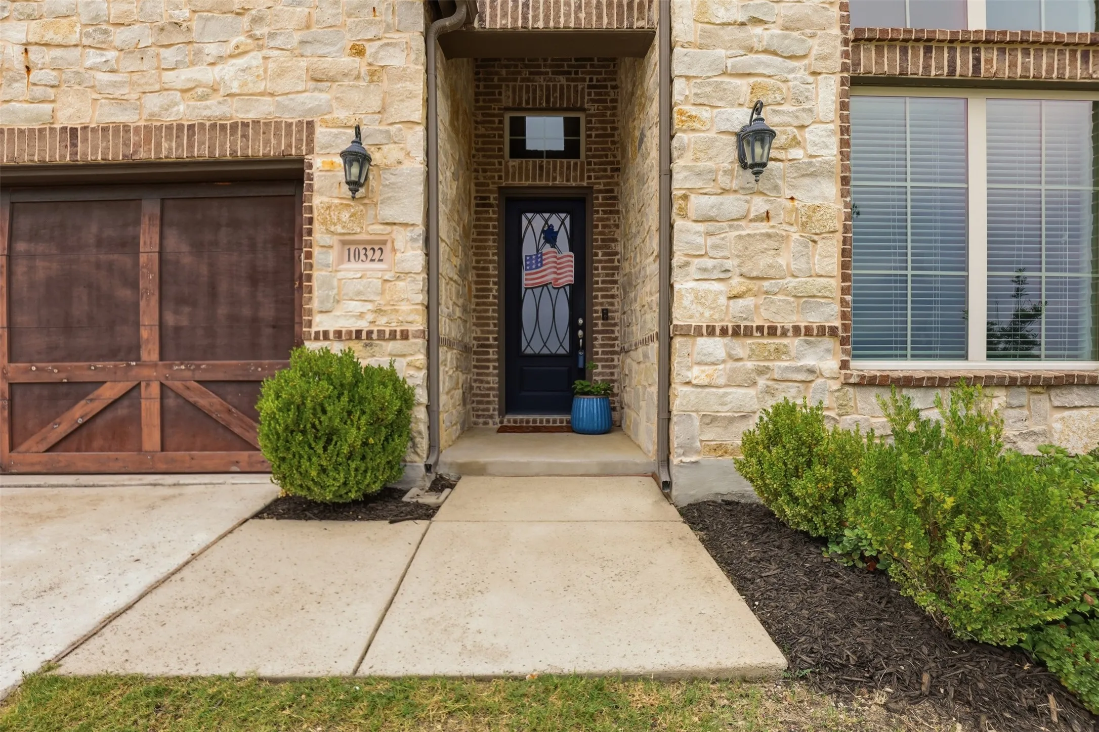 Single Family Residence For Sale in Tarrant County , 10322 Trail Ridge Drive, Fort Worth, Texas 76126, 4 Bedroom, 3 Bathroom, 3 Garage spaces, 3,457 Sqft, built in 2017, mls#21341816, Real Estate Agent in Fort Worth, Homes For Sale in Tarrant county, Homes For Sale in Fort Worth, Realtor in Fort Worth Texas, Real Estate Brokerage Independent Realty Texas, Luminita Cordes Realtor
