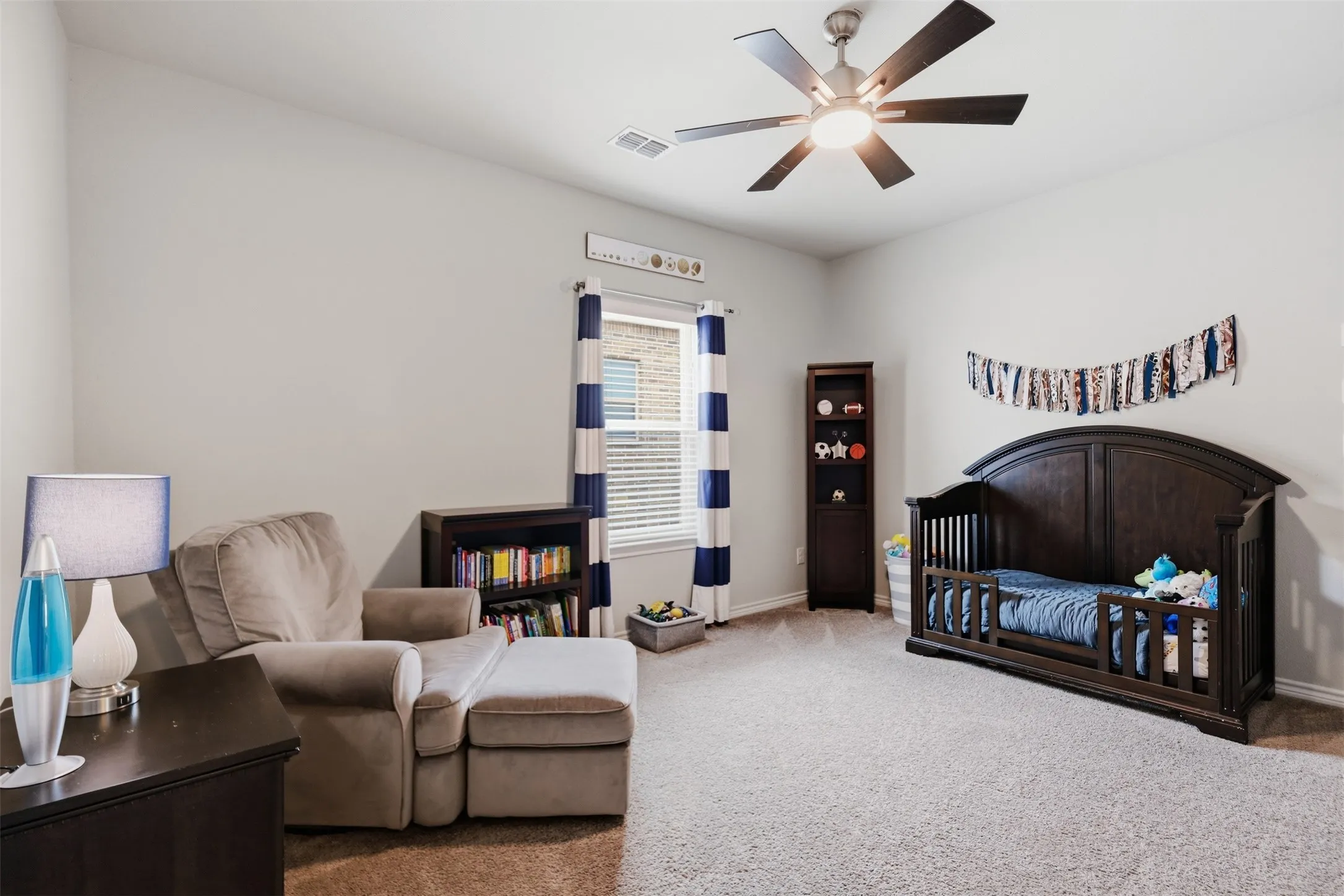 Single Family Residence For Sale in Tarrant County , 10322 Trail Ridge Drive, Fort Worth, Texas 76126, 4 Bedroom, 3 Bathroom, 3 Garage spaces, 3,457 Sqft, built in 2017, mls#21341816, Real Estate Agent in Fort Worth, Homes For Sale in Tarrant county, Homes For Sale in Fort Worth, Realtor in Fort Worth Texas, Real Estate Brokerage Independent Realty Texas, Luminita Cordes Realtor