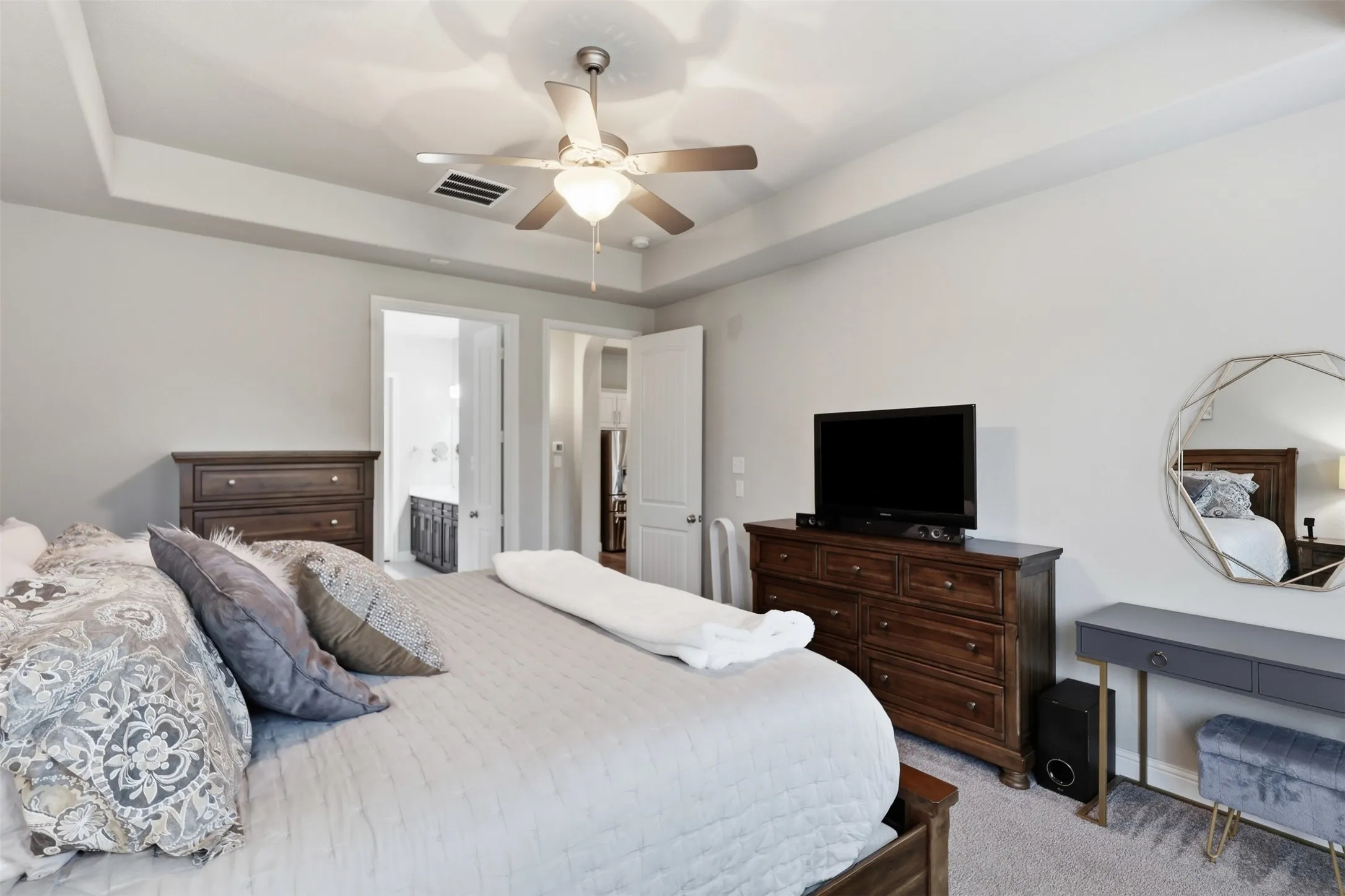 Single Family Residence For Sale in Tarrant County , 10322 Trail Ridge Drive, Fort Worth, Texas 76126, 4 Bedroom, 3 Bathroom, 3 Garage spaces, 3,457 Sqft, built in 2017, mls#21341816, Real Estate Agent in Fort Worth, Homes For Sale in Tarrant county, Homes For Sale in Fort Worth, Realtor in Fort Worth Texas, Real Estate Brokerage Independent Realty Texas, Luminita Cordes Realtor