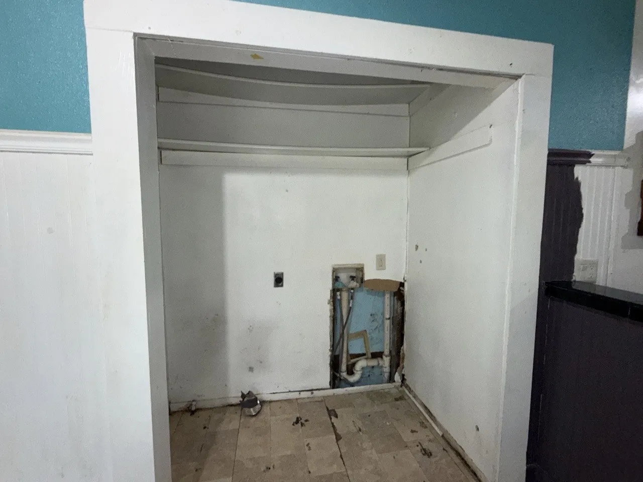 Single Family Residence For Sale in Navarro County , 500 2nd Street, Kerens, Texas 75144, 5 Bedroom, 2 Bathroom, Garage spaces, 2,882 Sqft, built in 1920, mls#21337199, Real Estate Agent in Kerens, Homes For Sale in Navarro county, Homes For Sale in Kerens, Realtor in Kerens Texas, Real Estate Brokerage Independent Realty Texas, Luminita Cordes Realtor