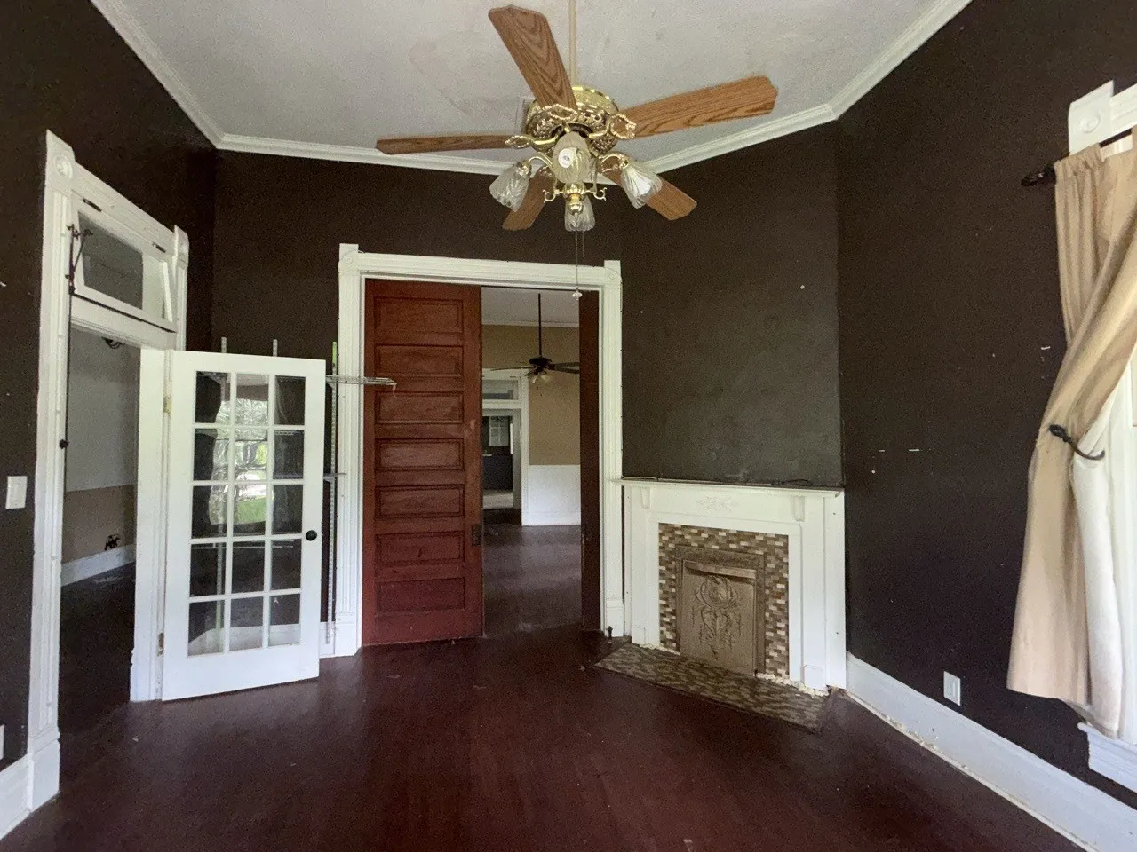 Single Family Residence For Sale in Navarro County , 500 2nd Street, Kerens, Texas 75144, 5 Bedroom, 2 Bathroom, Garage spaces, 2,882 Sqft, built in 1920, mls#21337199, Real Estate Agent in Kerens, Homes For Sale in Navarro county, Homes For Sale in Kerens, Realtor in Kerens Texas, Real Estate Brokerage Independent Realty Texas, Luminita Cordes Realtor