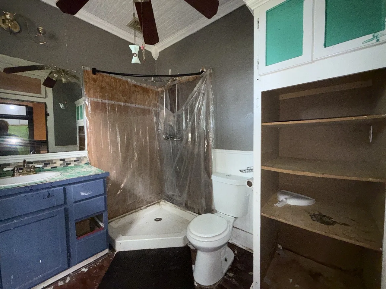 Single Family Residence For Sale in Navarro County , 500 2nd Street, Kerens, Texas 75144, 5 Bedroom, 2 Bathroom, Garage spaces, 2,882 Sqft, built in 1920, mls#21337199, Real Estate Agent in Kerens, Homes For Sale in Navarro county, Homes For Sale in Kerens, Realtor in Kerens Texas, Real Estate Brokerage Independent Realty Texas, Luminita Cordes Realtor