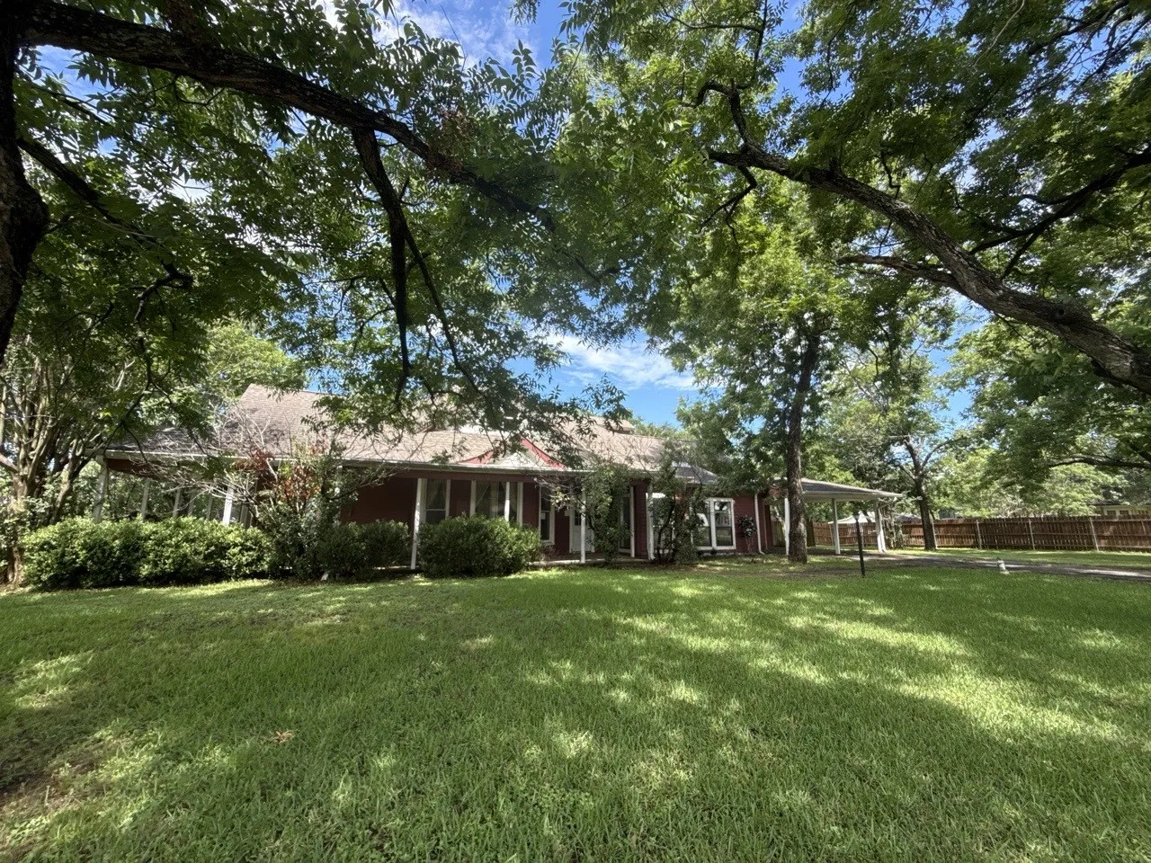 Single Family Residence For Sale in Navarro County , 500 2nd Street, Kerens, Texas 75144, 5 Bedroom, 2 Bathroom, Garage spaces, 2,882 Sqft, built in 1920, mls#21337199, Real Estate Agent in Kerens, Homes For Sale in Navarro county, Homes For Sale in Kerens, Realtor in Kerens Texas, Real Estate Brokerage Independent Realty Texas, Luminita Cordes Realtor