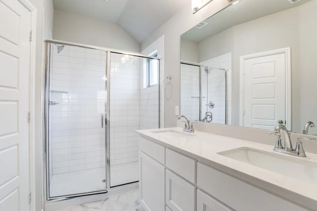 Single Family Residence For Rent in Ellis County , 313 Ember Circle, Waxahachie, Texas 75165, 3 Bedroom, 2 Bathroom, 2 Garage spaces, 1,453 Sqft, built in 2021, mls#21342111, Real Estate Agent in Waxahachie, Homes For Rent in Ellis county, Homes For Rent in Waxahachie, Realtor in Waxahachie Texas, Real Estate Brokerage Independent Realty Texas, Luminita Cordes Realtor