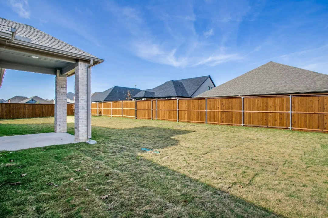 Single Family Residence For Rent in Ellis County , 313 Ember Circle, Waxahachie, Texas 75165, 3 Bedroom, 2 Bathroom, 2 Garage spaces, 1,453 Sqft, built in 2021, mls#21342111, Real Estate Agent in Waxahachie, Homes For Rent in Ellis county, Homes For Rent in Waxahachie, Realtor in Waxahachie Texas, Real Estate Brokerage Independent Realty Texas, Luminita Cordes Realtor
