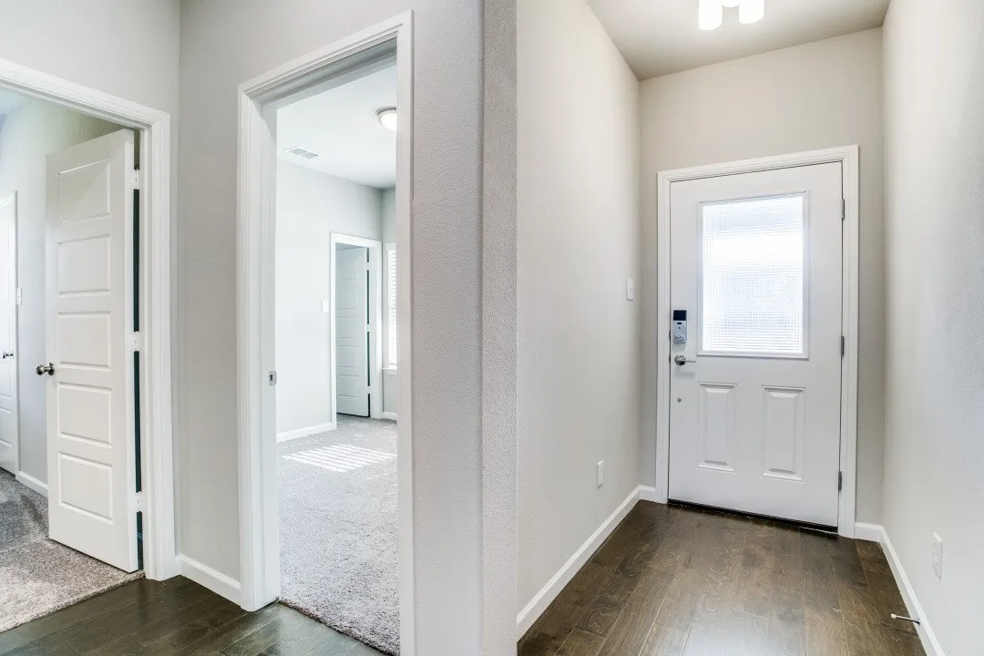Single Family Residence For Rent in Ellis County , 313 Ember Circle, Waxahachie, Texas 75165, 3 Bedroom, 2 Bathroom, 2 Garage spaces, 1,453 Sqft, built in 2021, mls#21342111, Real Estate Agent in Waxahachie, Homes For Rent in Ellis county, Homes For Rent in Waxahachie, Realtor in Waxahachie Texas, Real Estate Brokerage Independent Realty Texas, Luminita Cordes Realtor