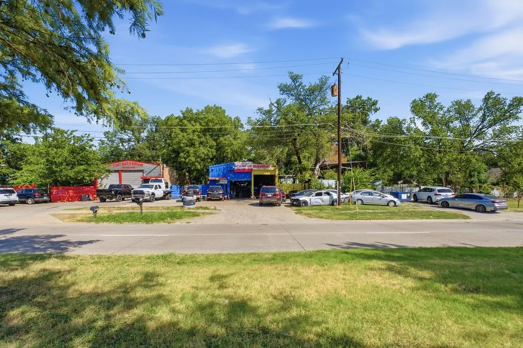 Industrial For Sale in Dallas County , 4515 Bernal Drive, Dallas, Texas 75212, 0, 0, Garage spaces, 0 Sqft, built in 1968, mls#21341982, Real Estate Agent in Dallas, Homes For Sale in Dallas county, Homes For Sale in Dallas, Realtor in Dallas Texas, Real Estate Brokerage Independent Realty Texas, Luminita Cordes Realtor