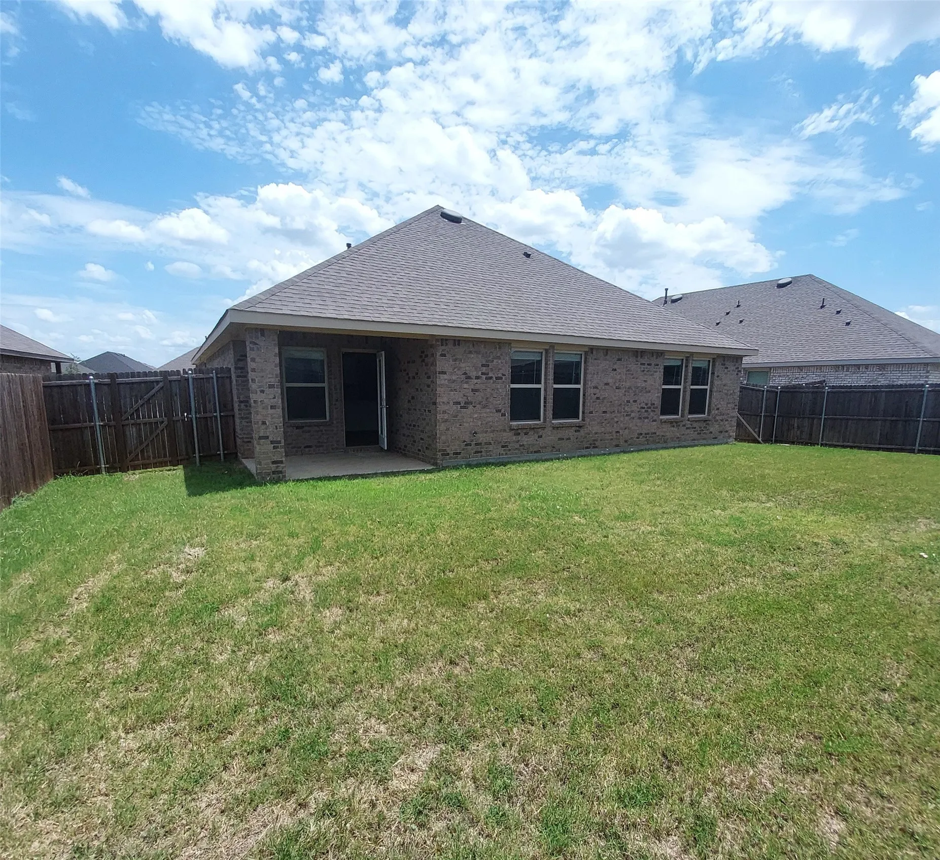 Single Family Residence For Sale in Hunt County , 205 Longhorn Pass, Caddo Mills, Texas 75135, 4 Bedroom, 2 Bathroom, 2 Garage spaces, 1,830 Sqft, built in 2022, mls#21337097, Real Estate Agent in Caddo Mills, Homes For Sale in Hunt county, Homes For Sale in Caddo Mills, Realtor in Caddo Mills Texas, Real Estate Brokerage Independent Realty Texas, Luminita Cordes Realtor