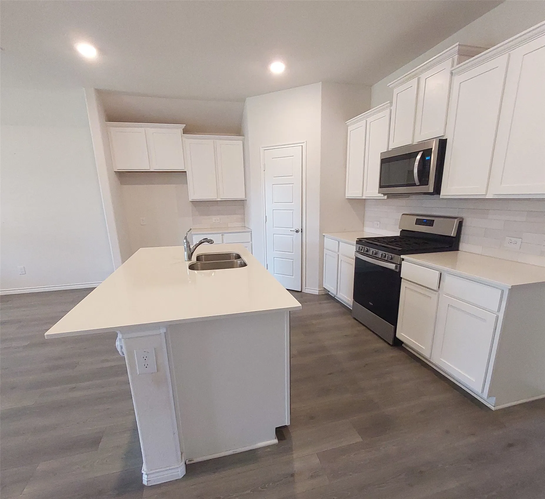 Single Family Residence For Sale in Hunt County , 205 Longhorn Pass, Caddo Mills, Texas 75135, 4 Bedroom, 2 Bathroom, 2 Garage spaces, 1,830 Sqft, built in 2022, mls#21337097, Real Estate Agent in Caddo Mills, Homes For Sale in Hunt county, Homes For Sale in Caddo Mills, Realtor in Caddo Mills Texas, Real Estate Brokerage Independent Realty Texas, Luminita Cordes Realtor