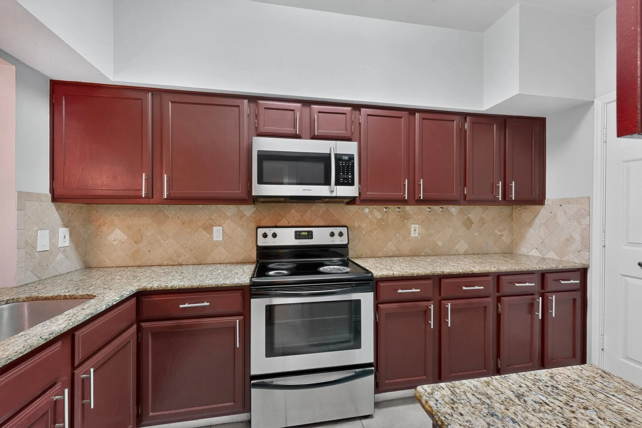 Condominium For Rent in Dallas County , 2835 Keller Springs Road 1103, Carrollton, Texas 75006, 1 Bedroom, 1 Bathroom, Garage spaces, 806 Sqft, built in 1984, Price $1,350, mls#21341108, Real Estate Agent in Carrollton, Homes For Rent in Dallas county, Homes For Rent in Carrollton, Realtor in Carrollton Texas, Real Estate Brokerage Independent Realty Texas, Luminita Cordes Realtor