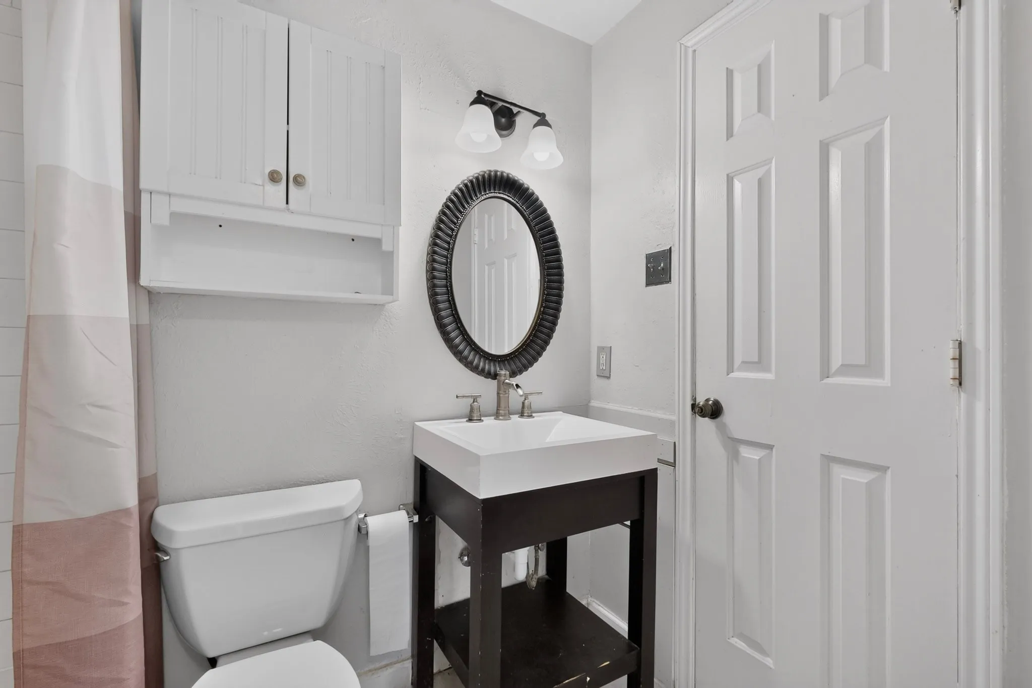 Condominium For Rent in Dallas County , 2835 Keller Springs Road 1103, Carrollton, Texas 75006, 1 Bedroom, 1 Bathroom, Garage spaces, 806 Sqft, built in 1984, Price $1,350, mls#21341108, Real Estate Agent in Carrollton, Homes For Rent in Dallas county, Homes For Rent in Carrollton, Realtor in Carrollton Texas, Real Estate Brokerage Independent Realty Texas, Luminita Cordes Realtor