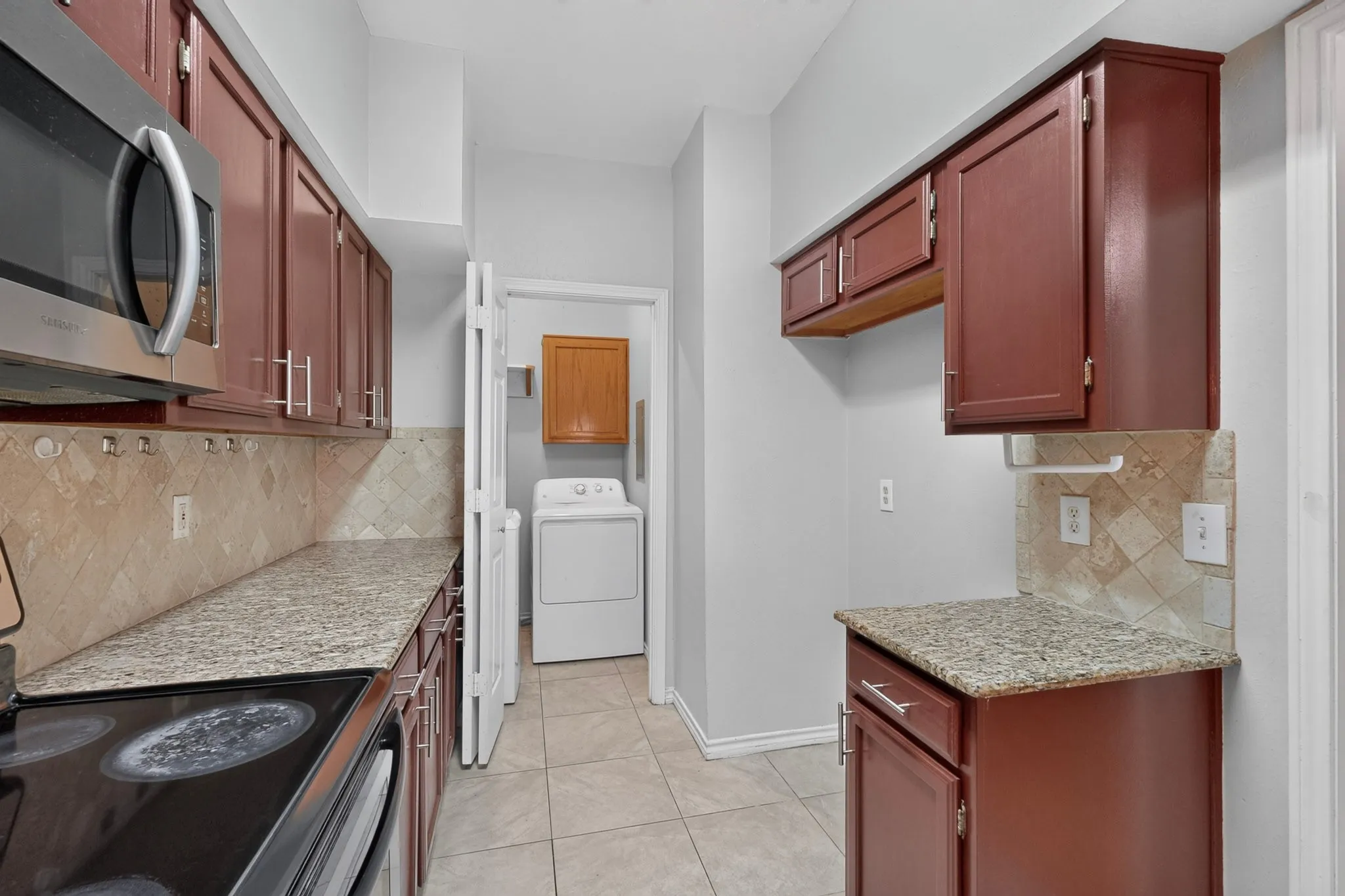 Condominium For Rent in Dallas County , 2835 Keller Springs Road 1103, Carrollton, Texas 75006, 1 Bedroom, 1 Bathroom, Garage spaces, 806 Sqft, built in 1984, Price $1,350, mls#21341108, Real Estate Agent in Carrollton, Homes For Rent in Dallas county, Homes For Rent in Carrollton, Realtor in Carrollton Texas, Real Estate Brokerage Independent Realty Texas, Luminita Cordes Realtor