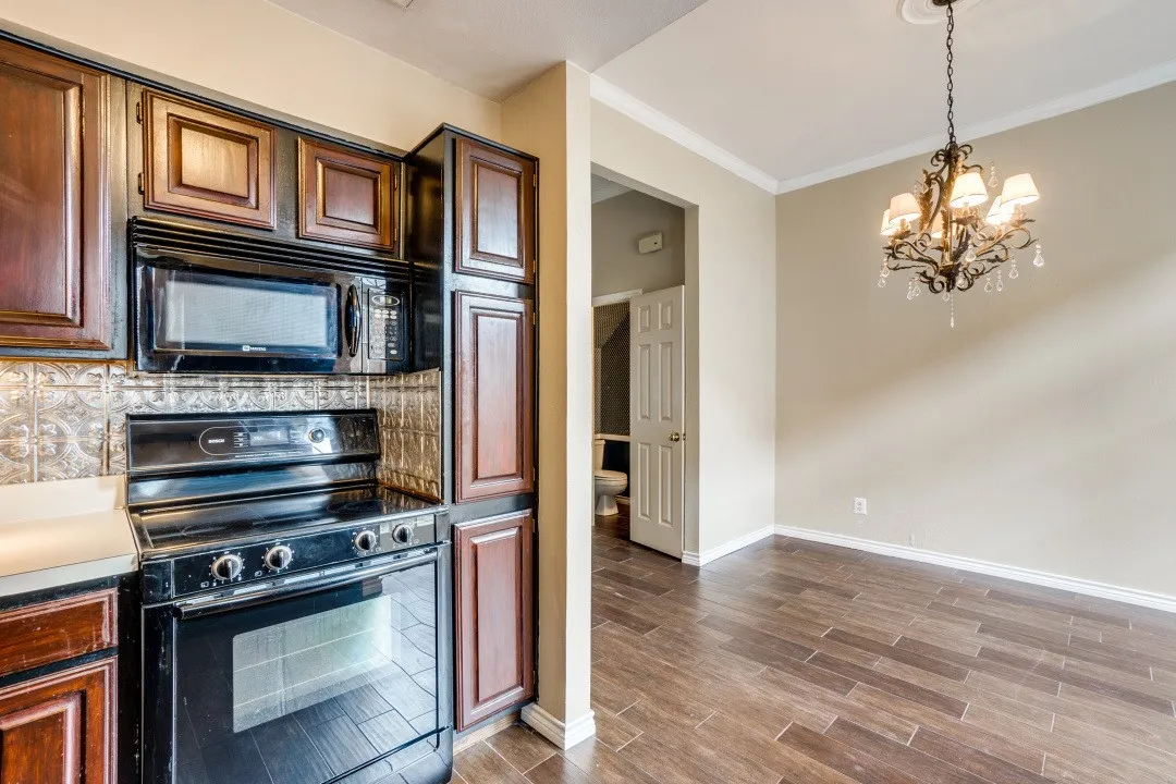 Condominium For Rent in Dallas County , 4325 Bowser Avenue 110, Dallas, Texas 75219, 2 Bedrooms, 2 Bathrooms, Garage spaces, 1,062 Sqft, built in 1982, Price $1,995, mls#21342123, Real Estate Agent in Dallas, Homes For Rent in Dallas county, Homes For Rent in Dallas, Realtor in Dallas Texas, Real Estate Brokerage Independent Realty Texas, Luminita Cordes Realtor