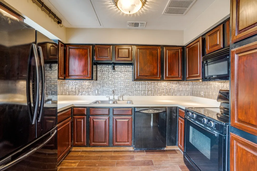 Condominium For Rent in Dallas County , 4325 Bowser Avenue 110, Dallas, Texas 75219, 2 Bedrooms, 2 Bathrooms, Garage spaces, 1,062 Sqft, built in 1982, Price $1,995, mls#21342123, Real Estate Agent in Dallas, Homes For Rent in Dallas county, Homes For Rent in Dallas, Realtor in Dallas Texas, Real Estate Brokerage Independent Realty Texas, Luminita Cordes Realtor