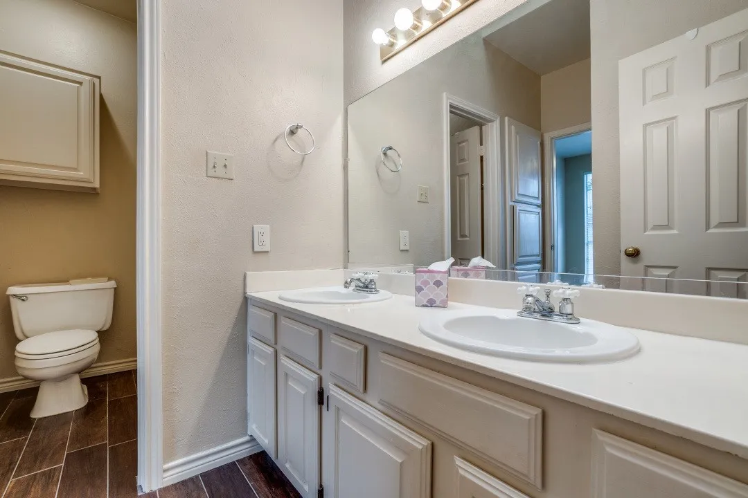 Condominium For Rent in Dallas County , 4325 Bowser Avenue 110, Dallas, Texas 75219, 2 Bedrooms, 2 Bathrooms, Garage spaces, 1,062 Sqft, built in 1982, Price $1,995, mls#21342123, Real Estate Agent in Dallas, Homes For Rent in Dallas county, Homes For Rent in Dallas, Realtor in Dallas Texas, Real Estate Brokerage Independent Realty Texas, Luminita Cordes Realtor