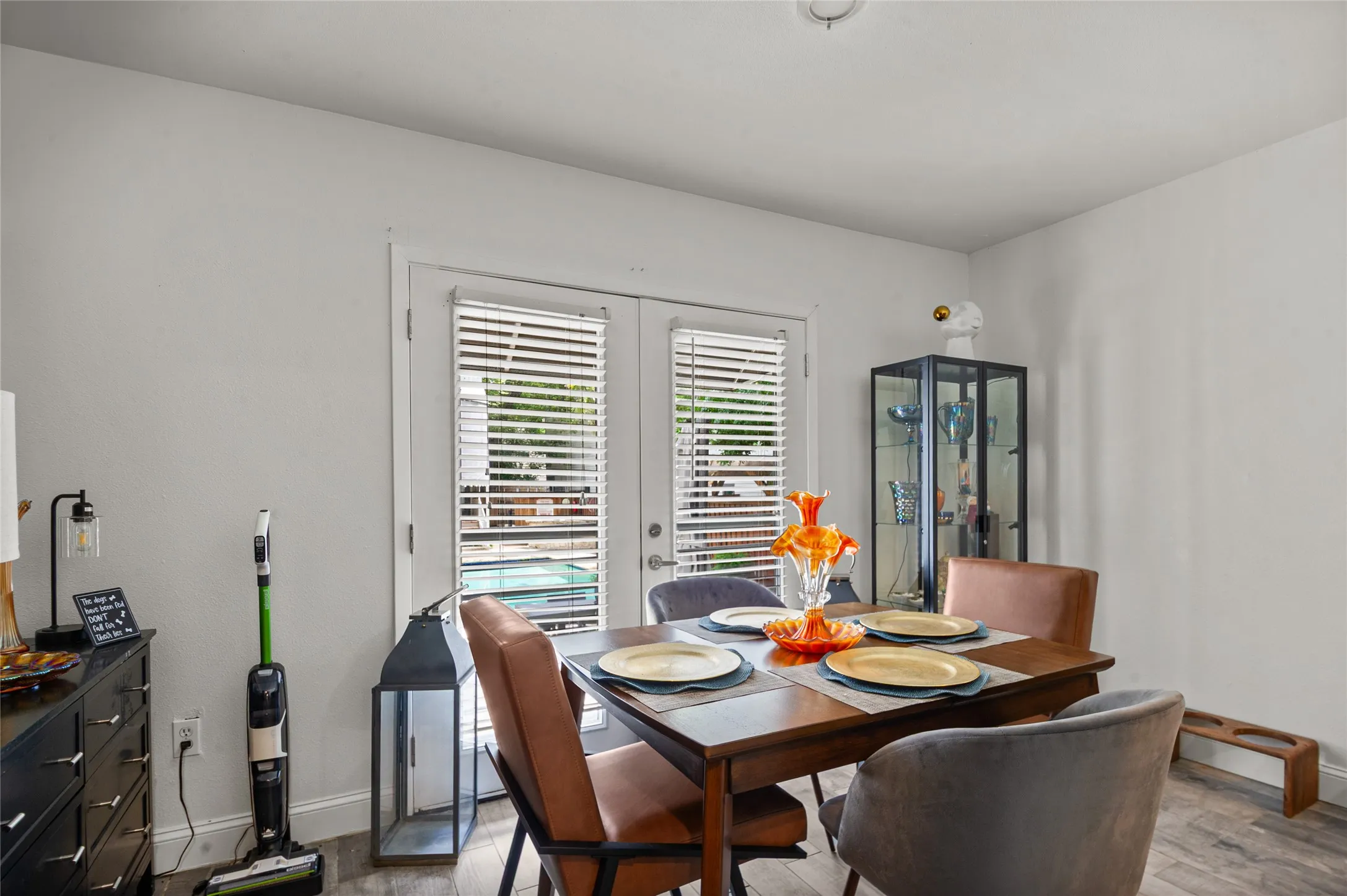 Condominium For Sale in Dallas County , 3116 Mahanna Street 1, Dallas, Texas 75235, 1 Bedroom, 1 Bathroom, Garage spaces, 723 Sqft, built in 1958, Price $150,000, mls#21341619, Real Estate Agent in Dallas, Homes For Sale in Dallas county, Homes For Sale in Dallas, Realtor in Dallas Texas, Real Estate Brokerage Independent Realty Texas, Luminita Cordes Realtor